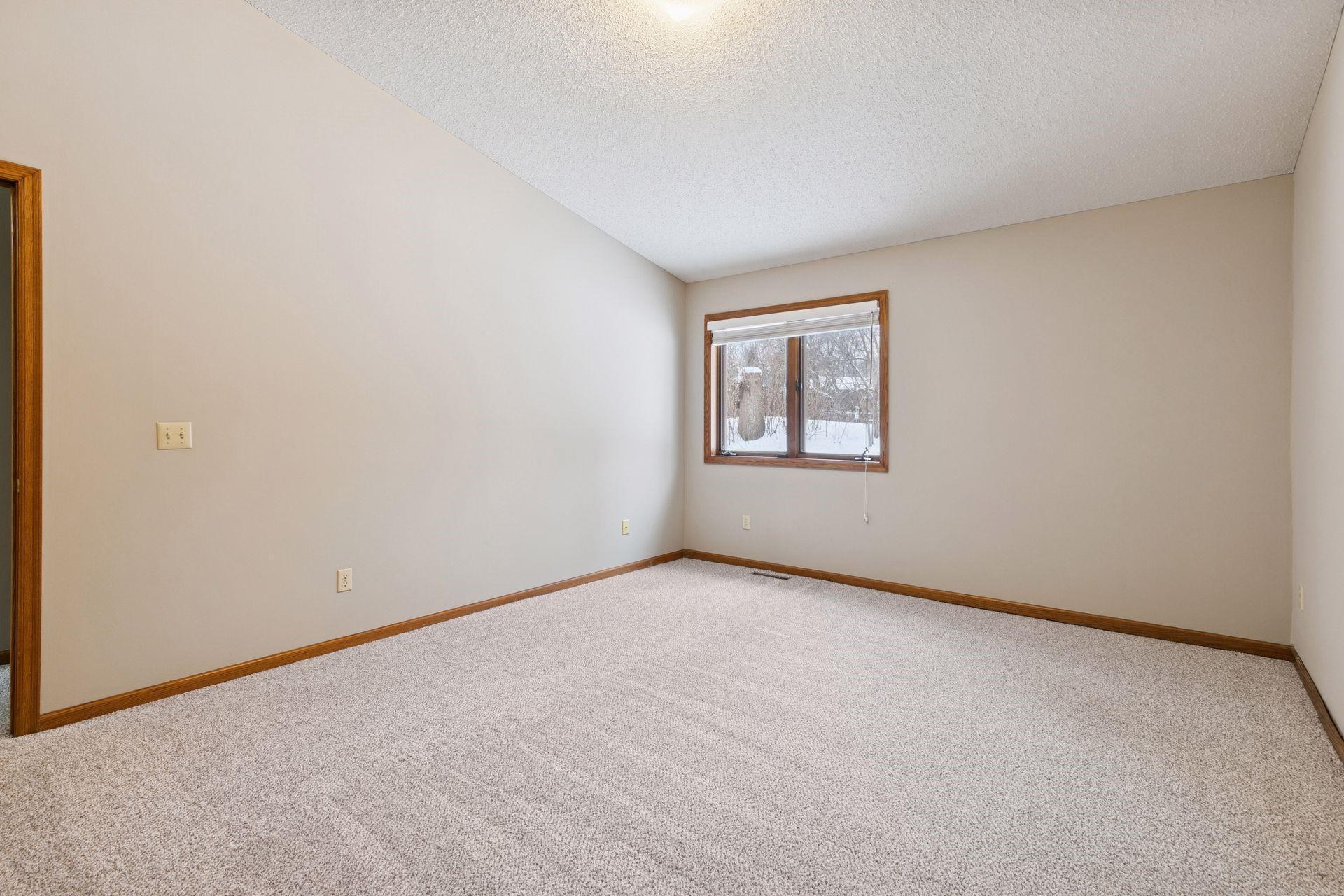 805 Southcross Drive E