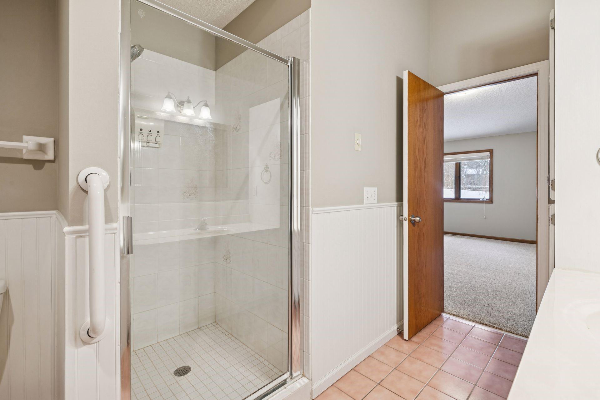 805 Southcross Drive E