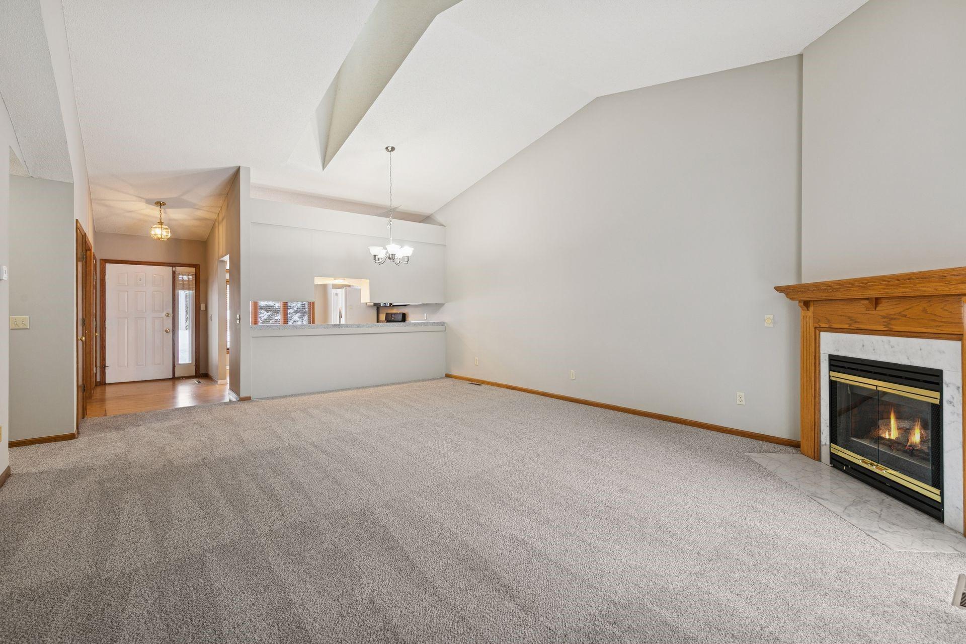 805 Southcross Drive E