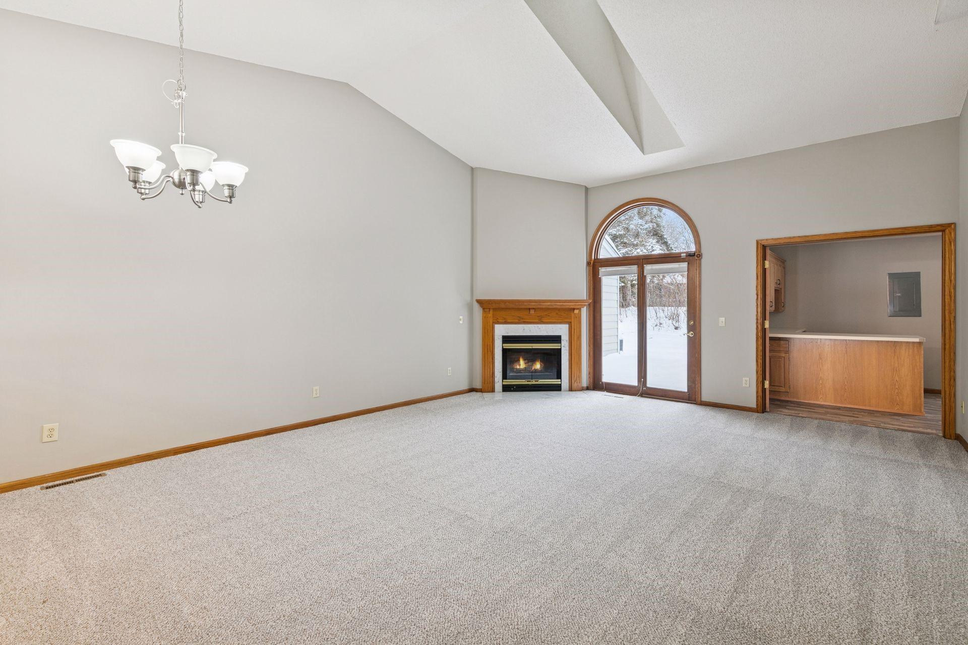 805 Southcross Drive E