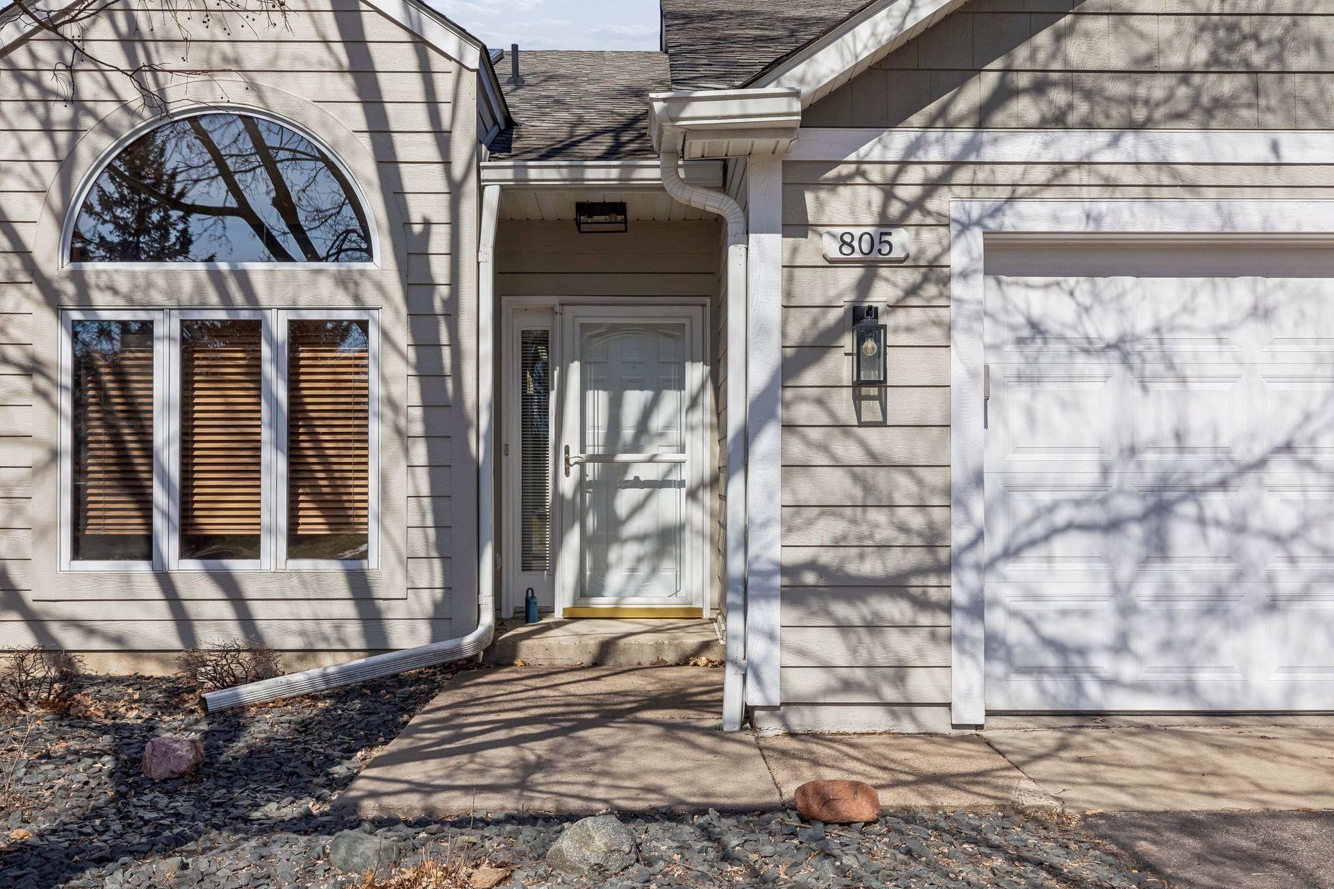 805 Southcross Drive E