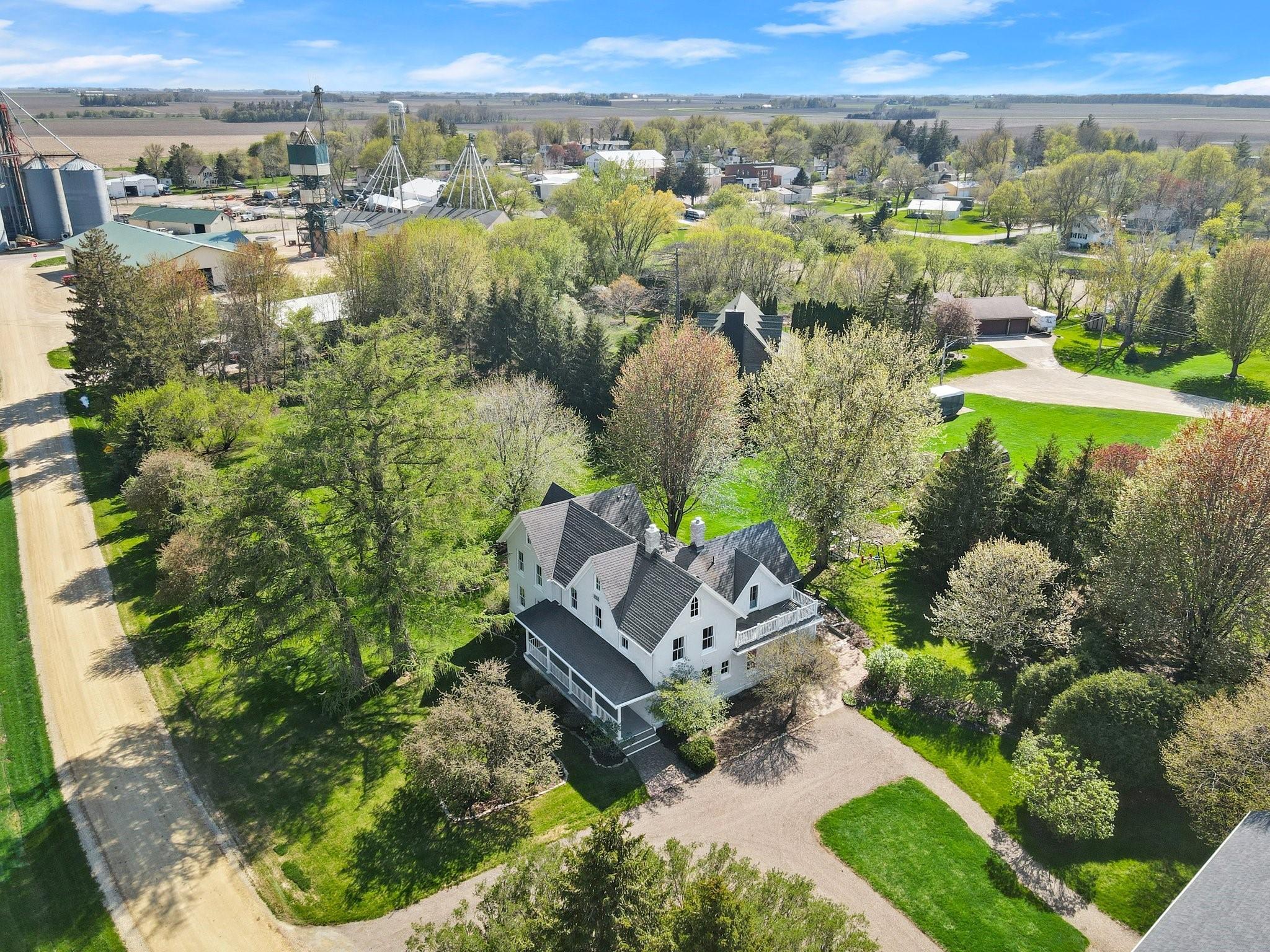 420 Kielmeyer Avenue NE