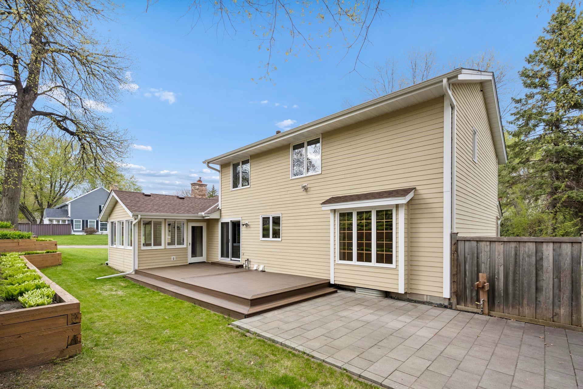 3385 Rosewood Lane N