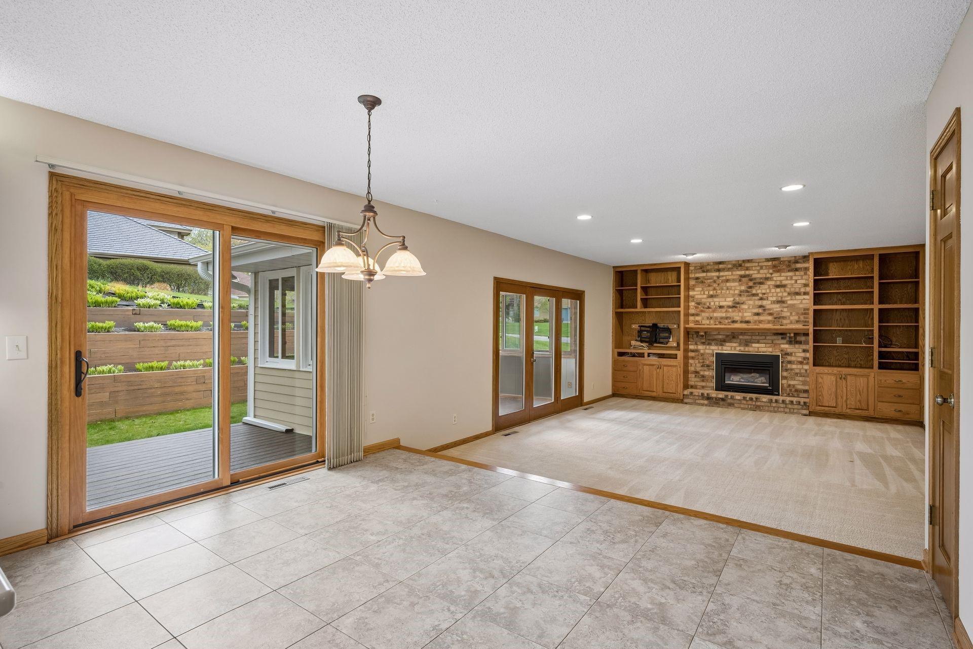 3385 Rosewood Lane N