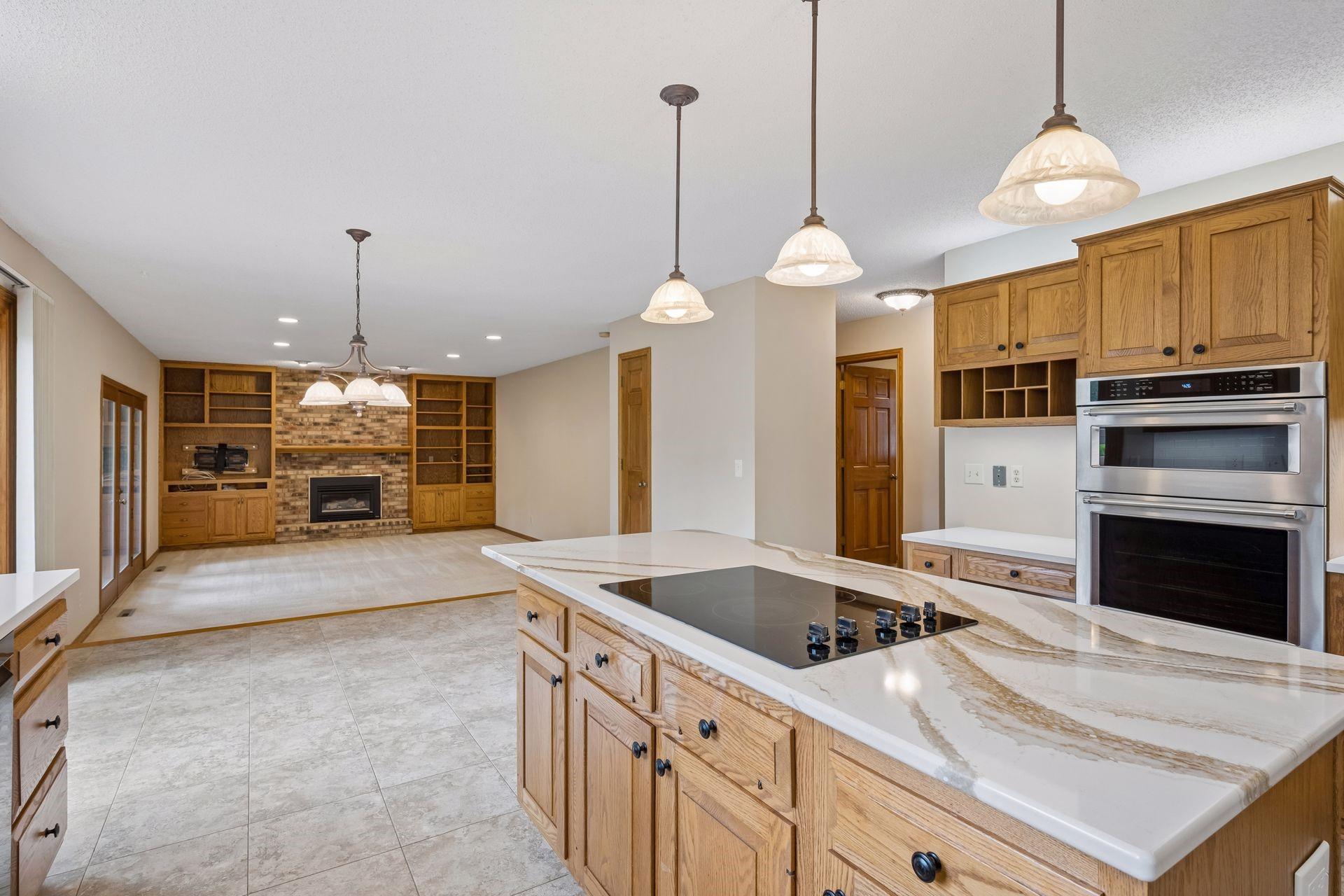 3385 Rosewood Lane N