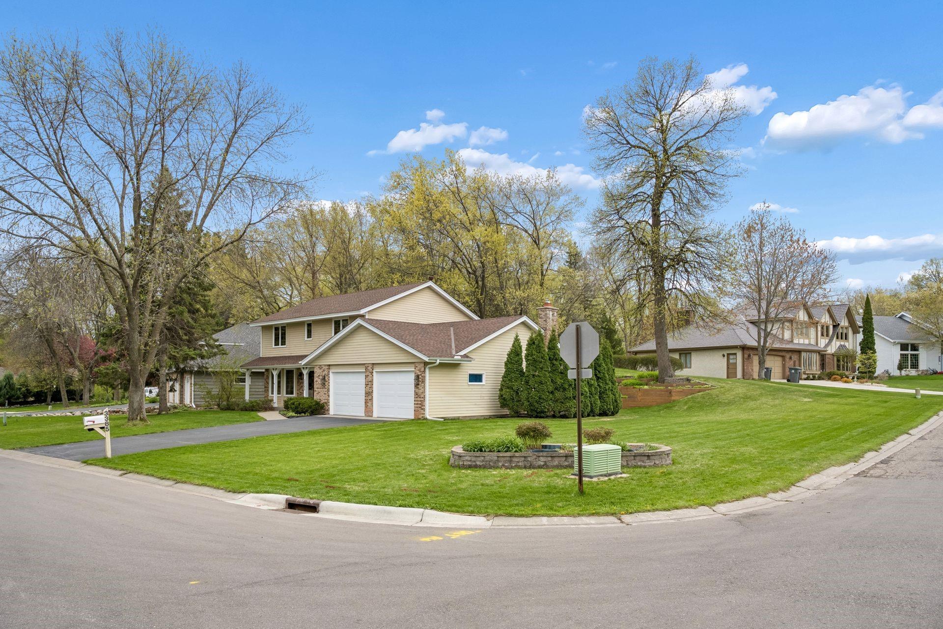 3385 Rosewood Lane N