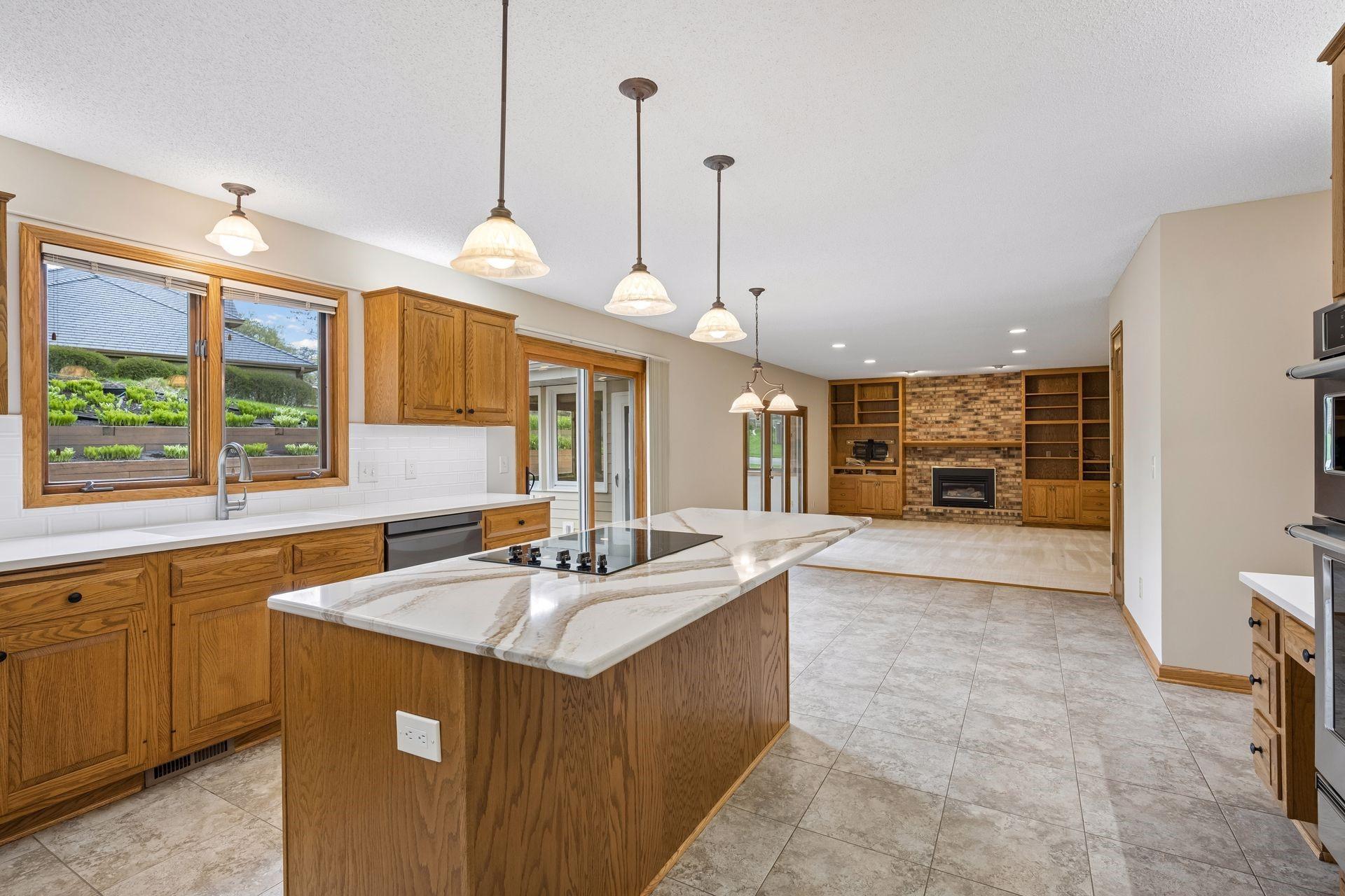 3385 Rosewood Lane N