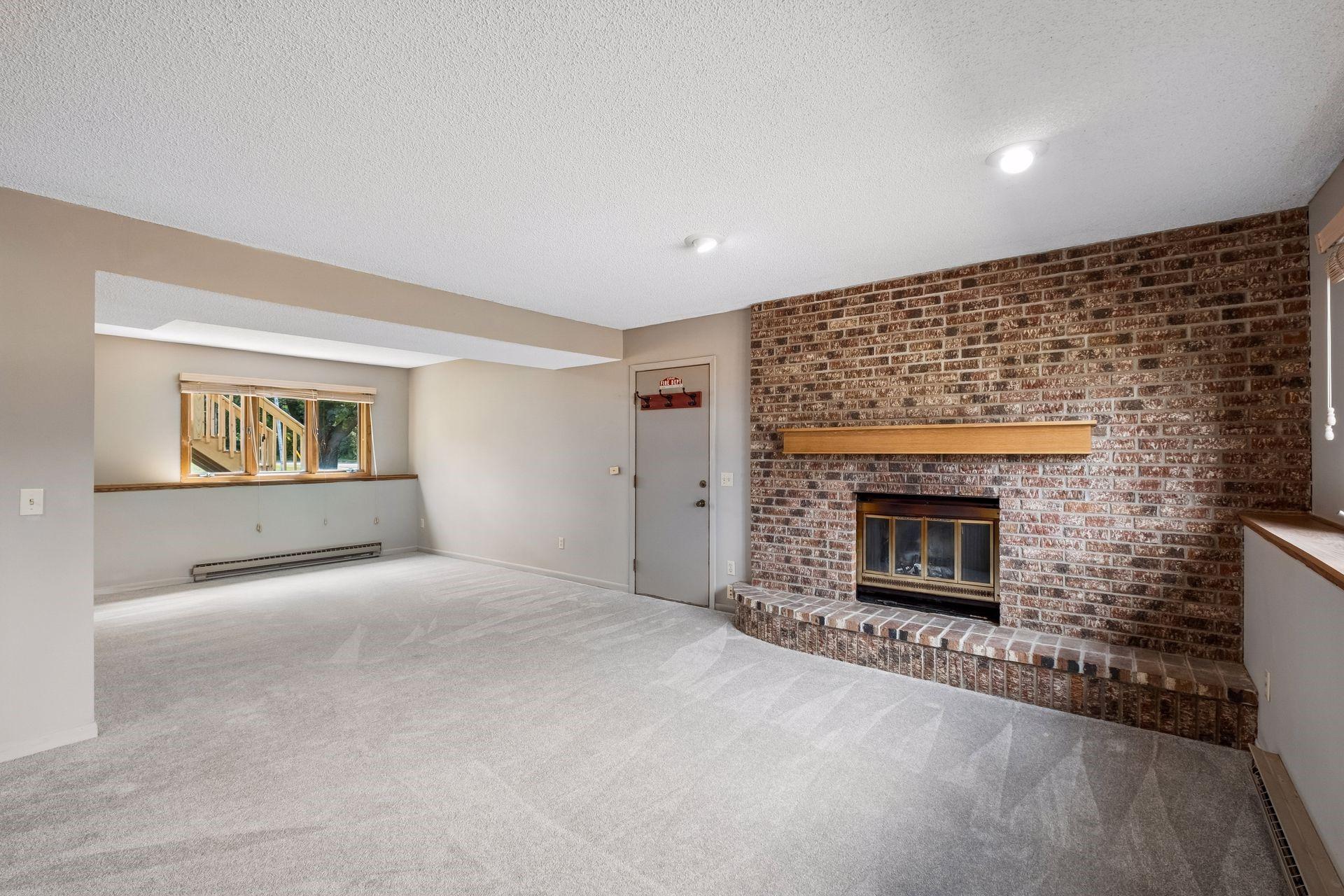 1790 Crestridge Lane