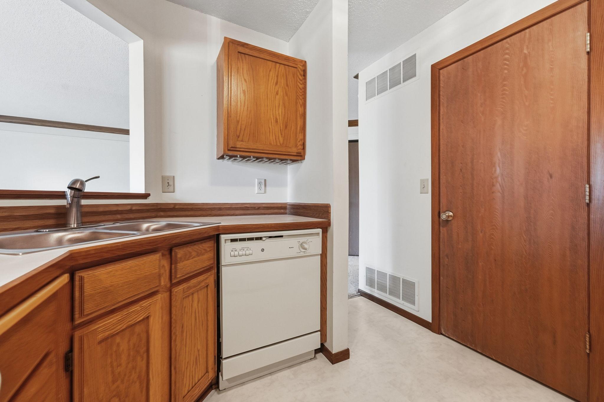 1063 Duckwood Drive Unit: 102
