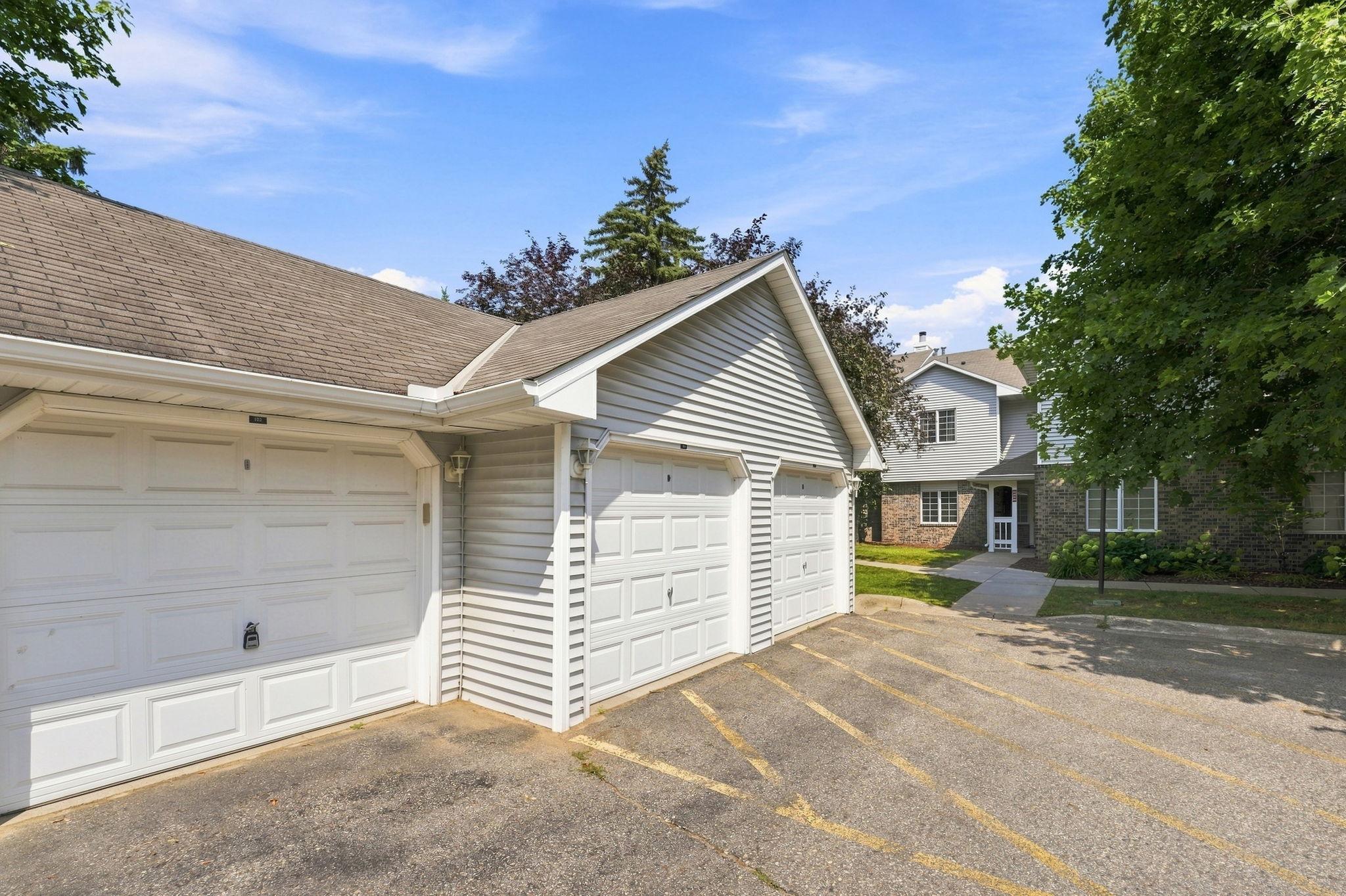 1063 Duckwood Drive Unit: 102