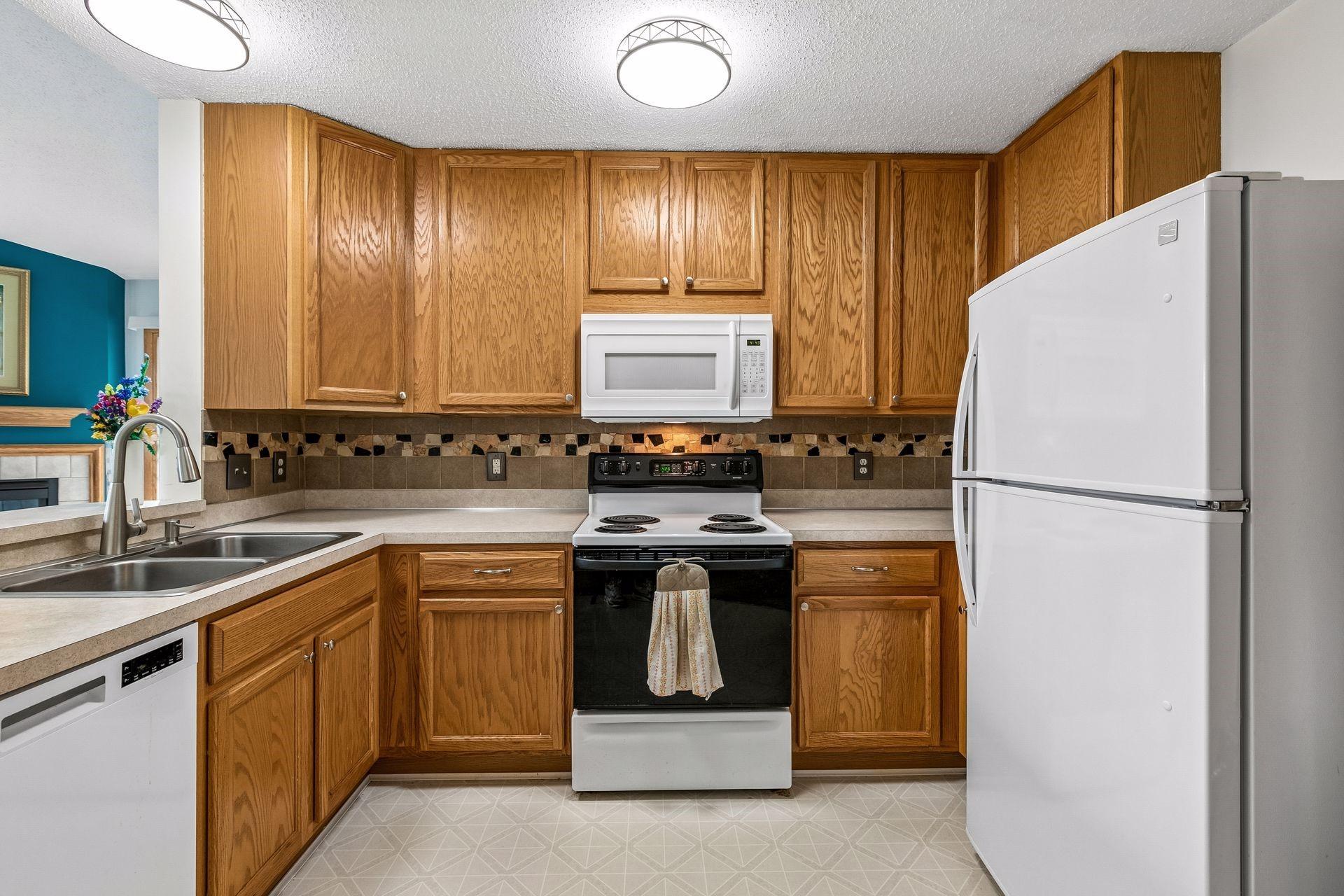 15546 Float Lane Unit: 103