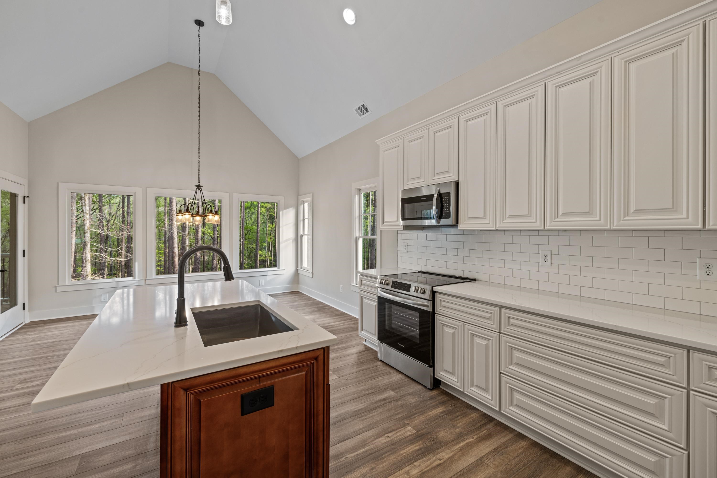 1010 COSBY CIRCLE