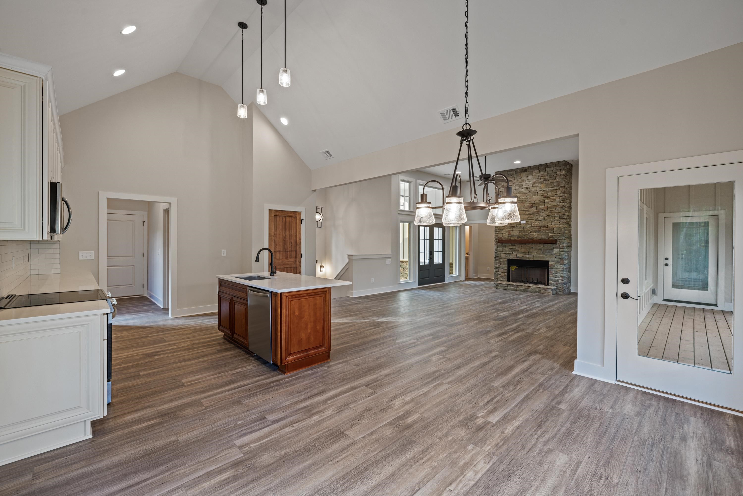 1010 COSBY CIRCLE