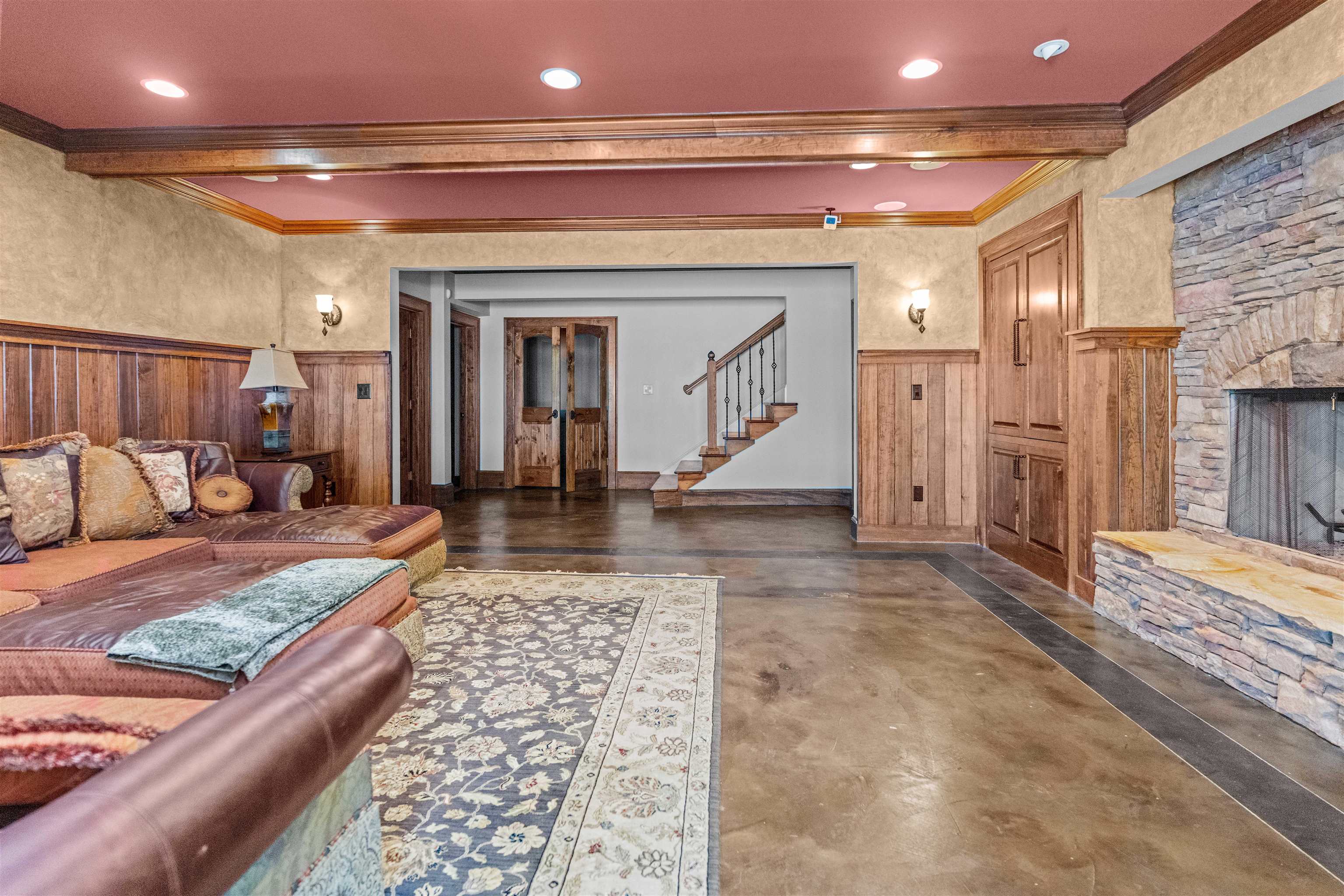 1221 COSBY CIRCLE
