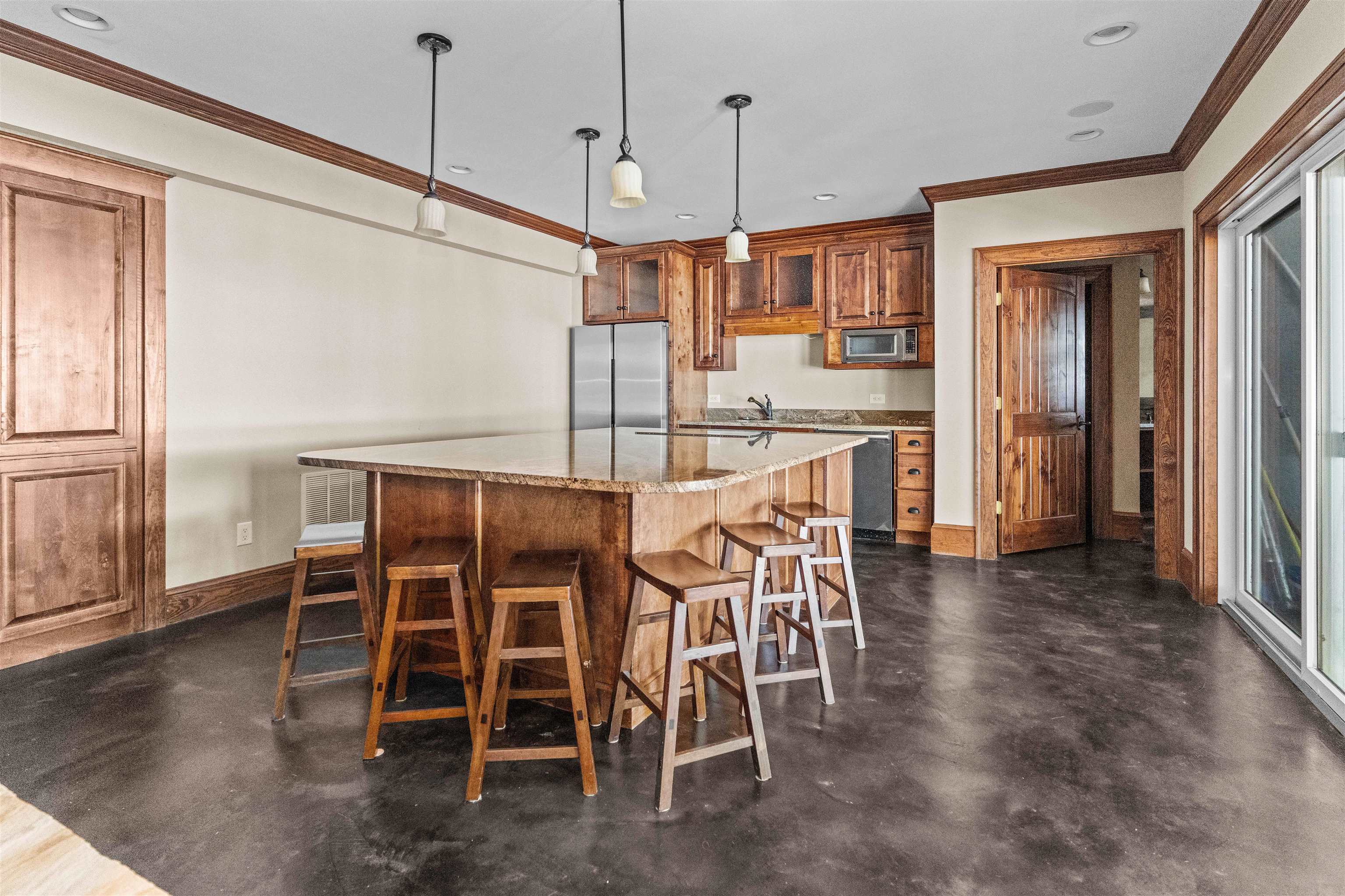 1221 COSBY CIRCLE