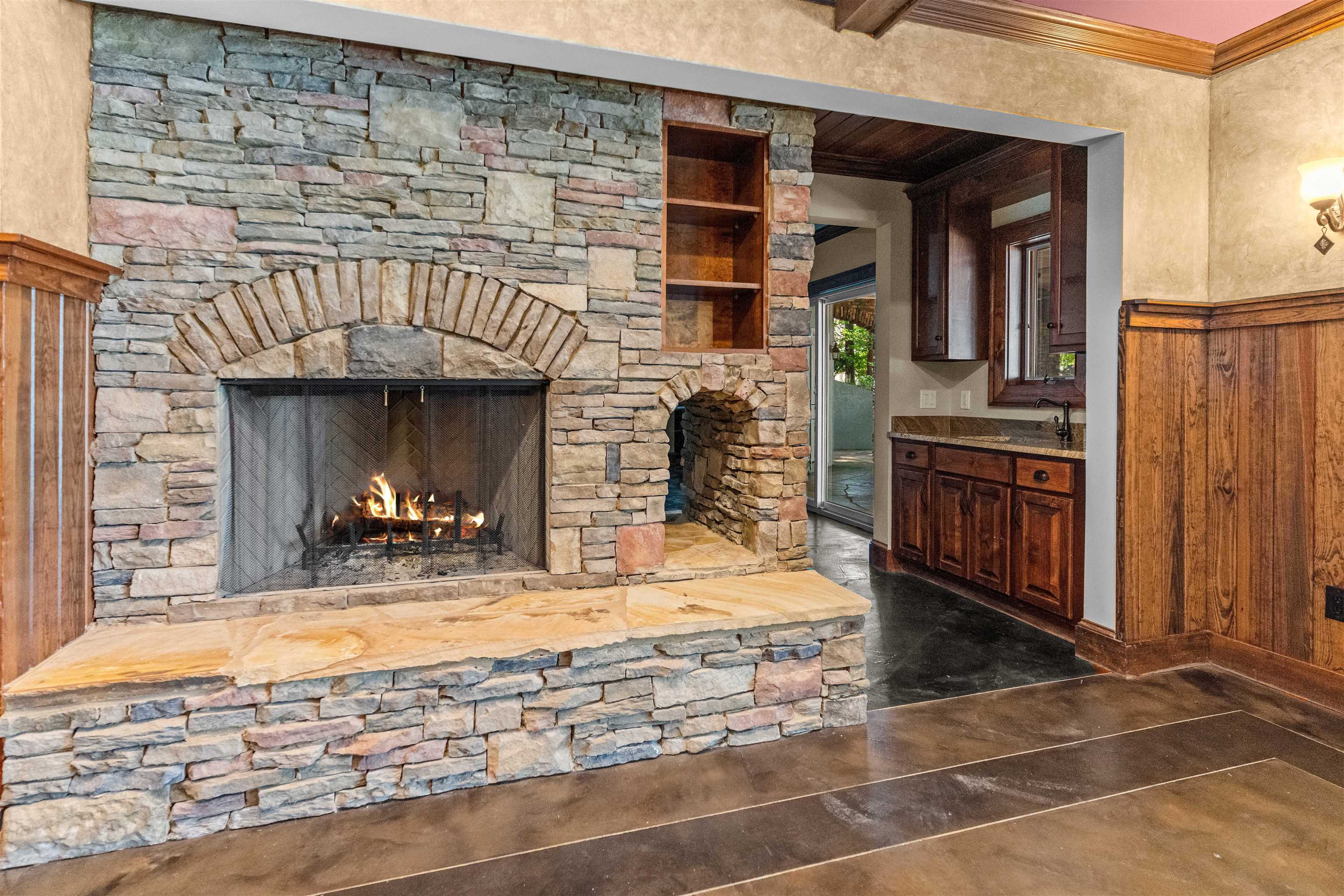 1221 COSBY CIRCLE