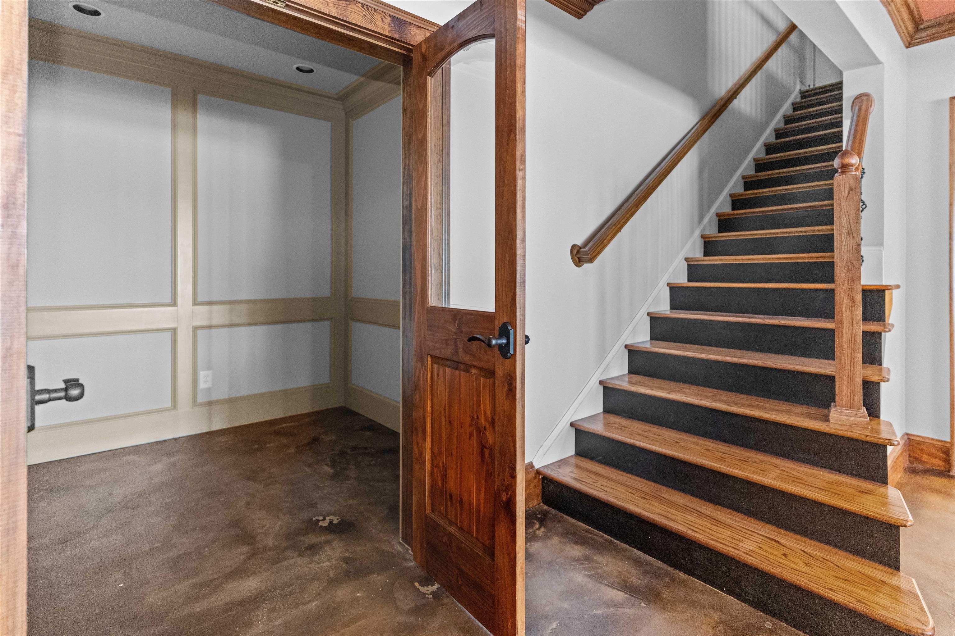 1221 COSBY CIRCLE