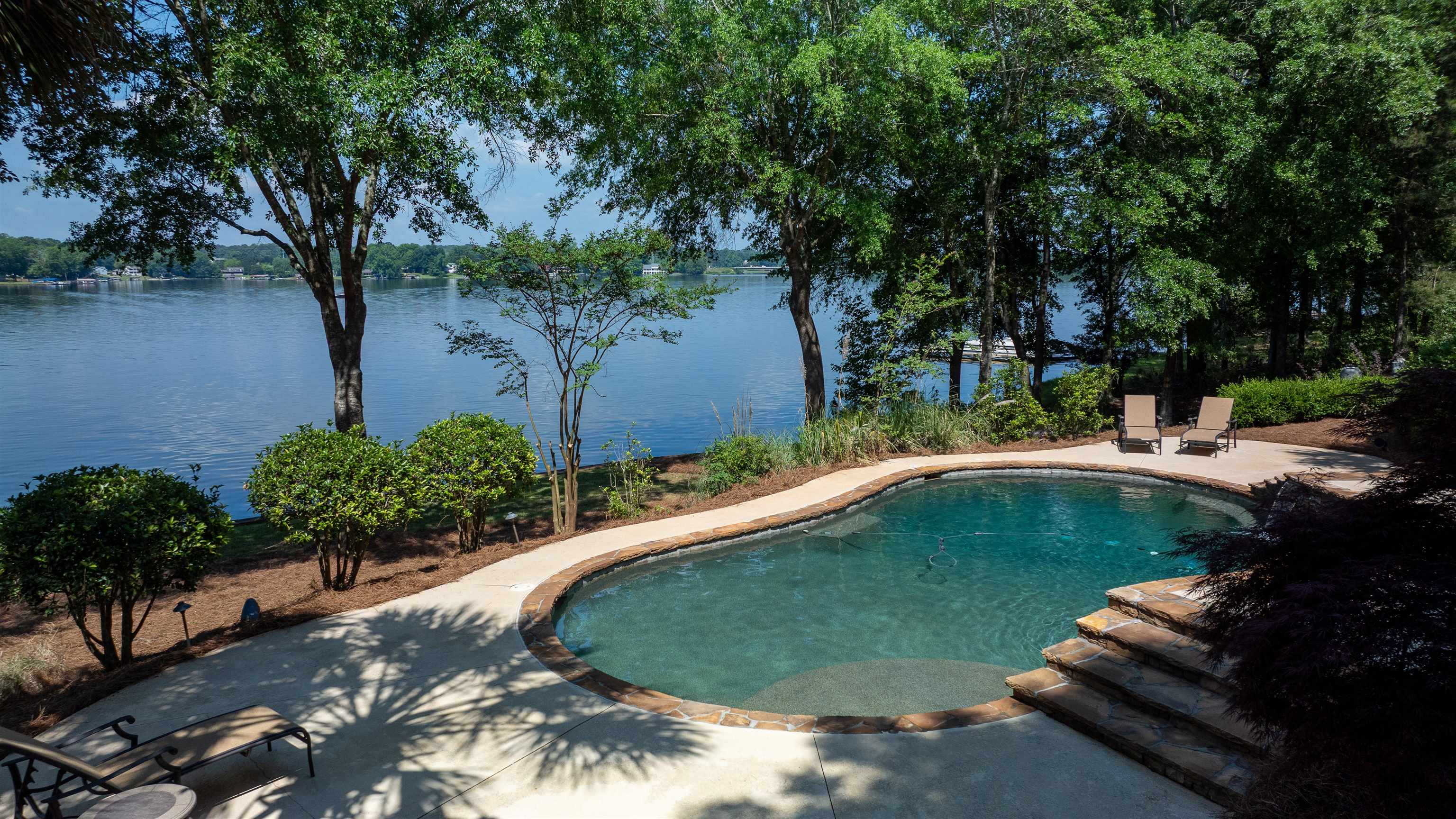 1221 COSBY CIRCLE