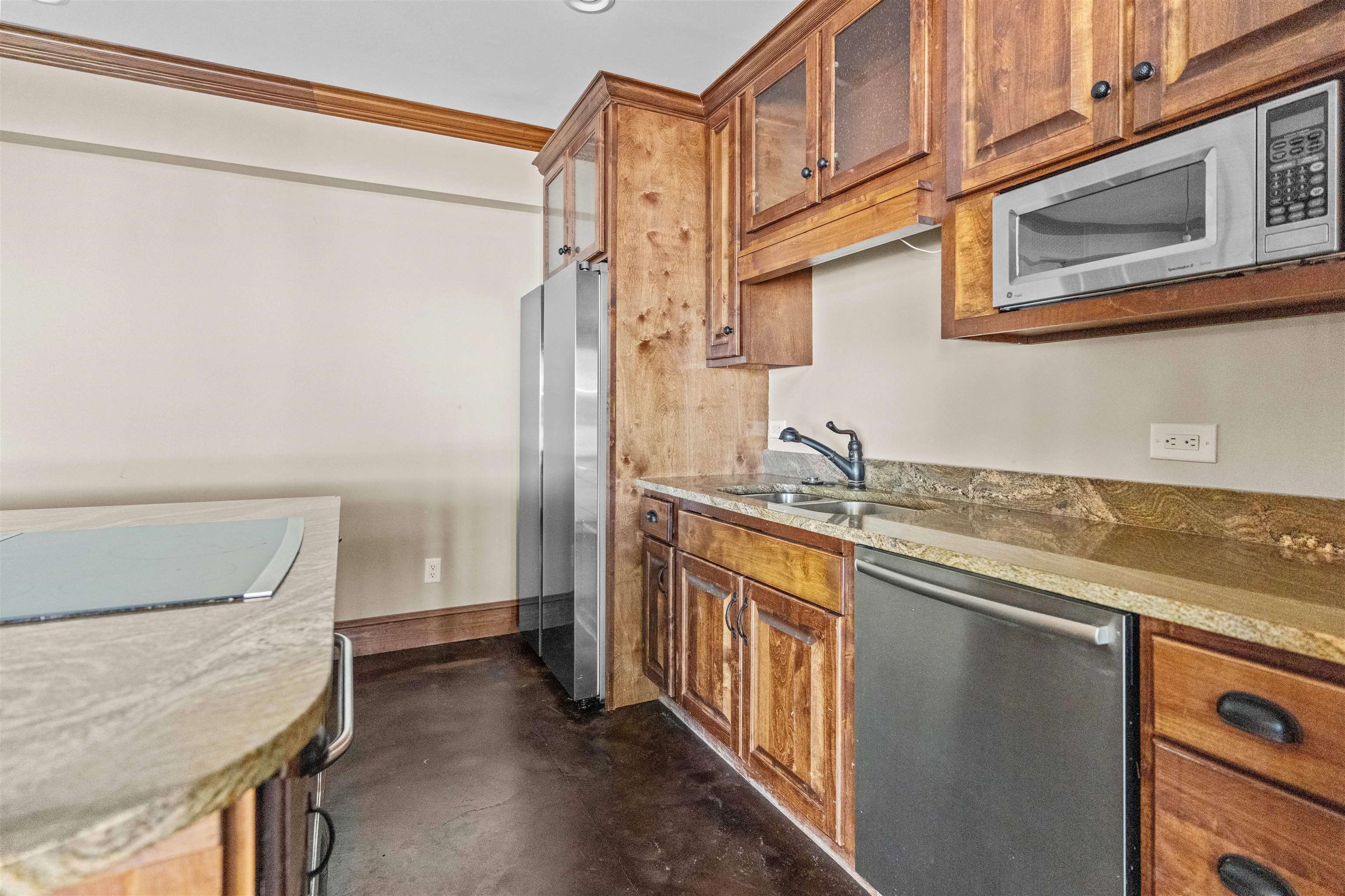 1221 COSBY CIRCLE