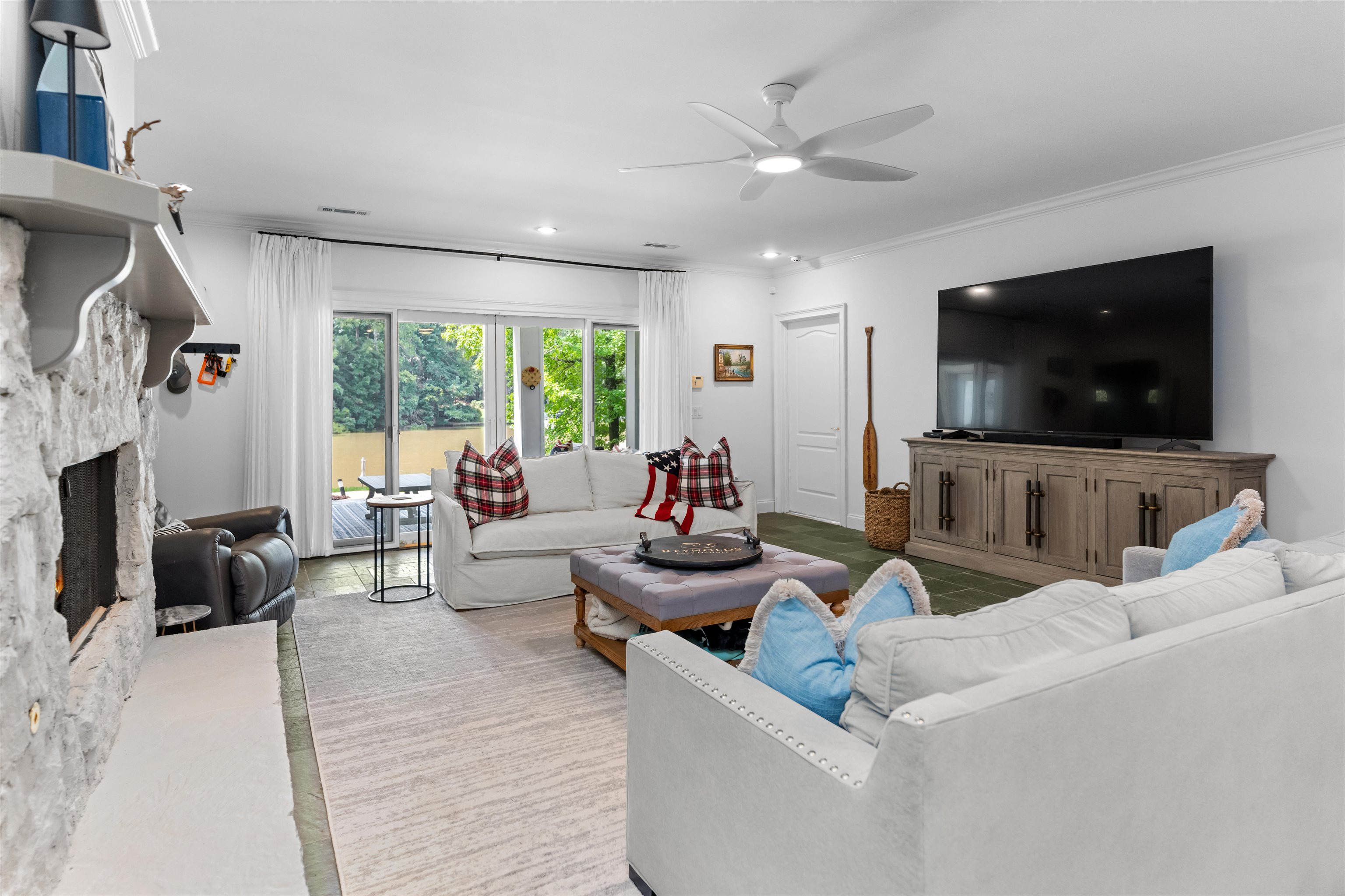 1160 PALOMA DRIVE