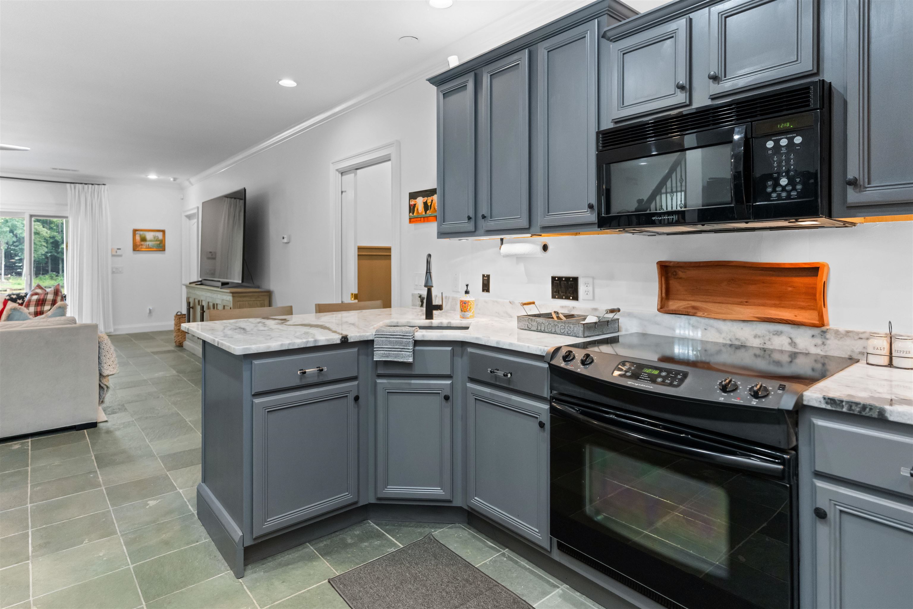 1160 PALOMA DRIVE