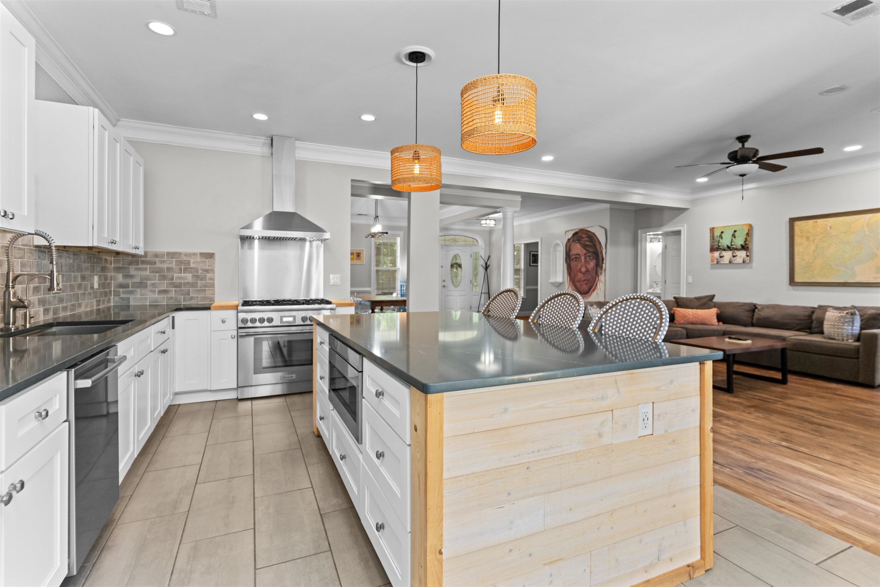 1081 KATHERINE LANE