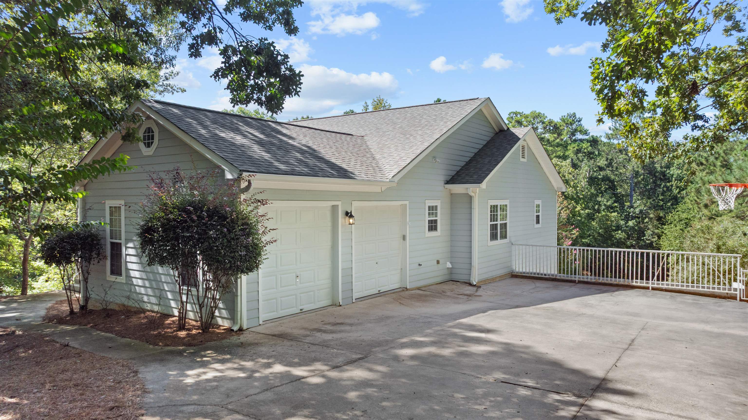 1081 KATHERINE LANE