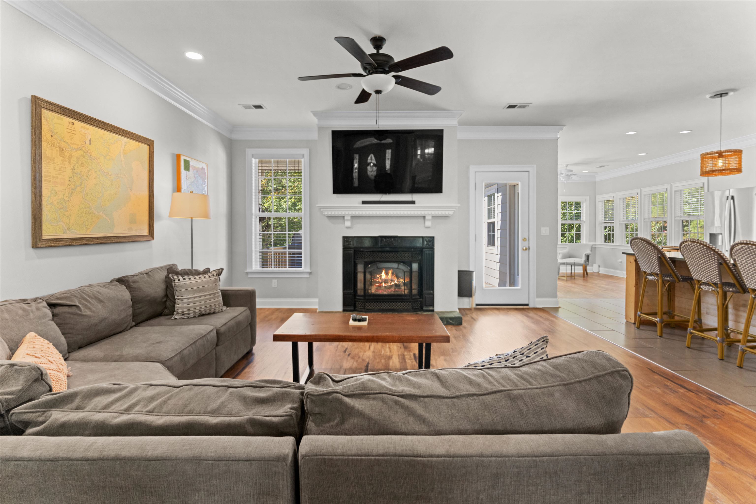 1081 KATHERINE LANE