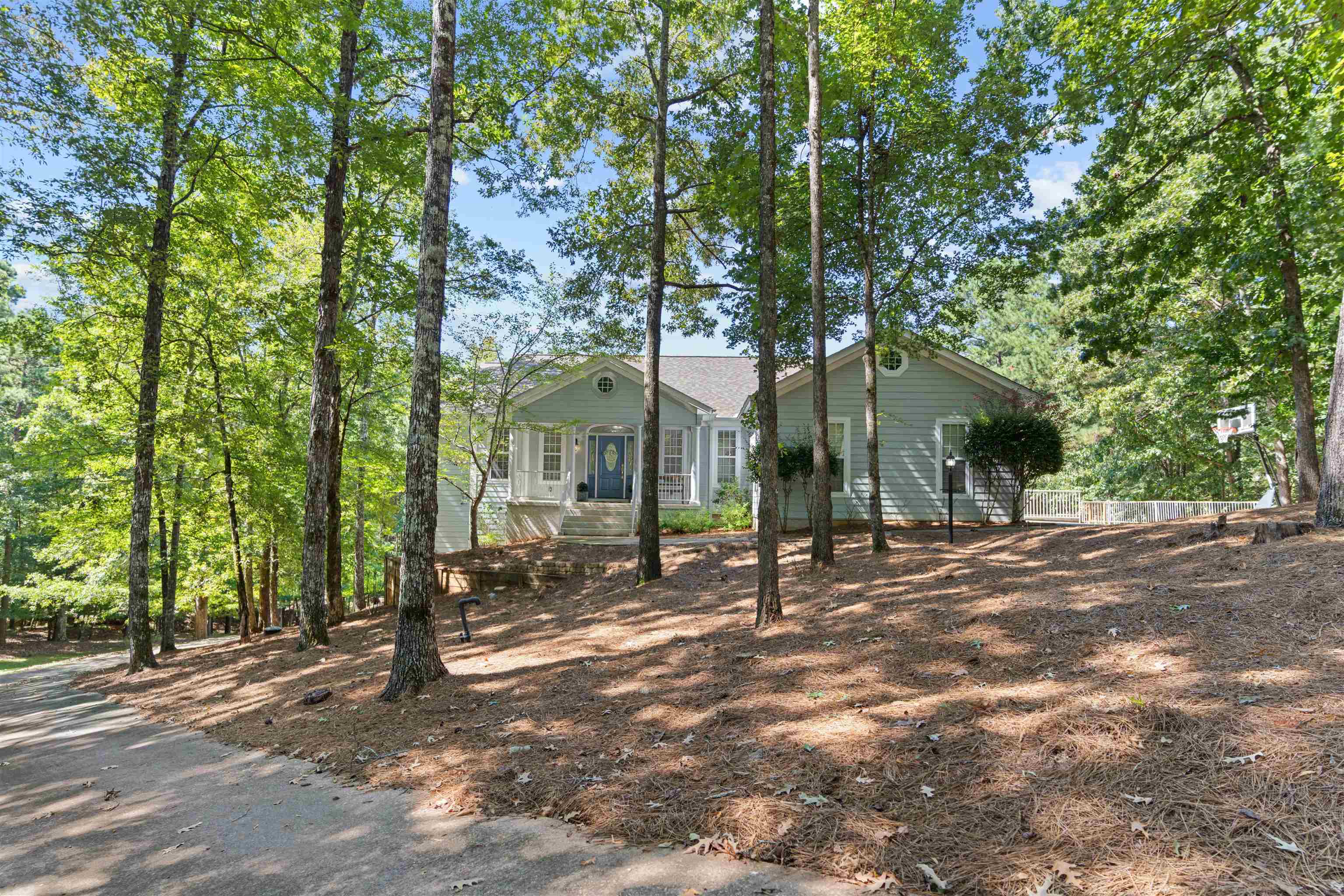 1081 KATHERINE LANE