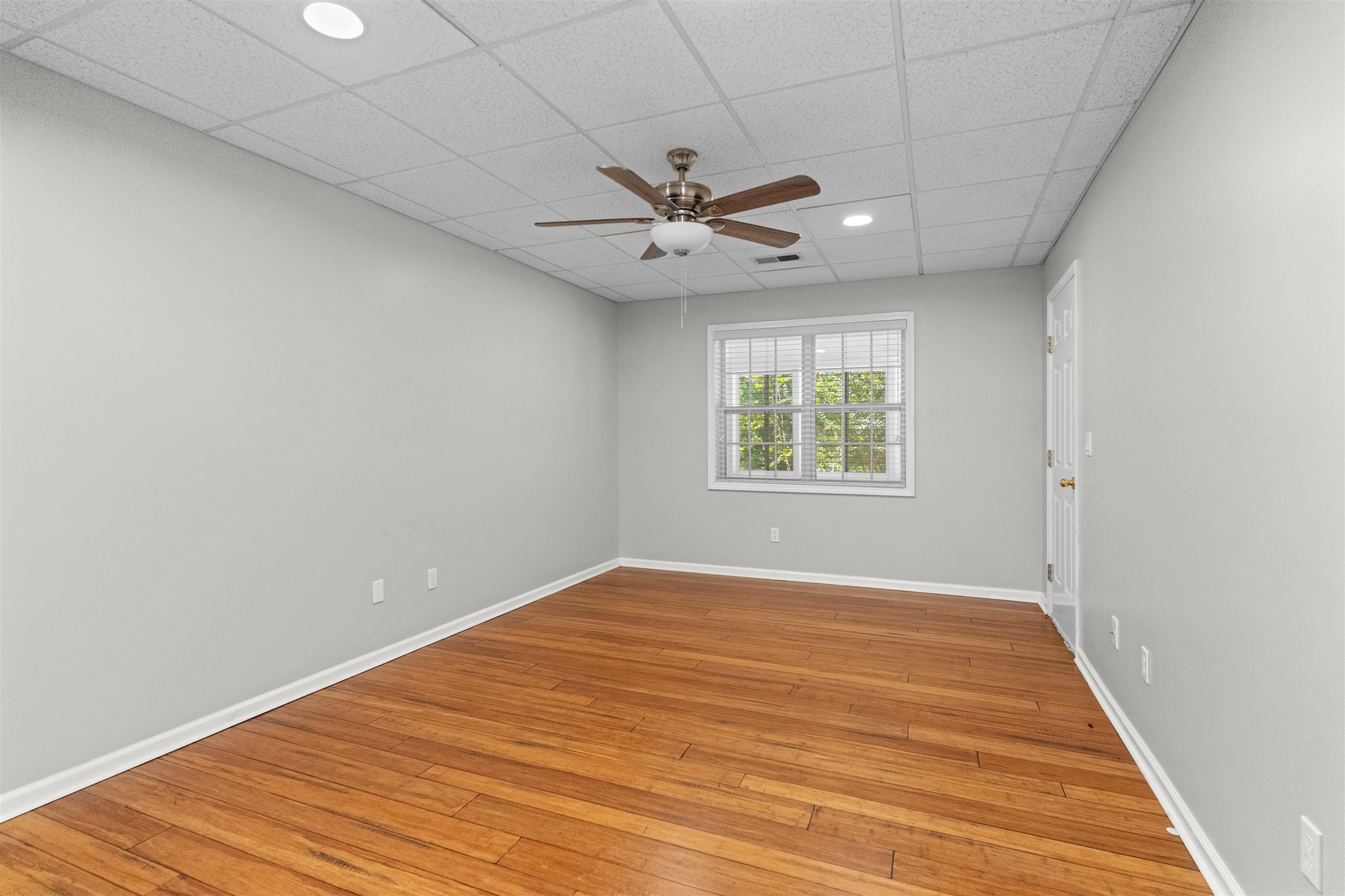 1081 KATHERINE LANE