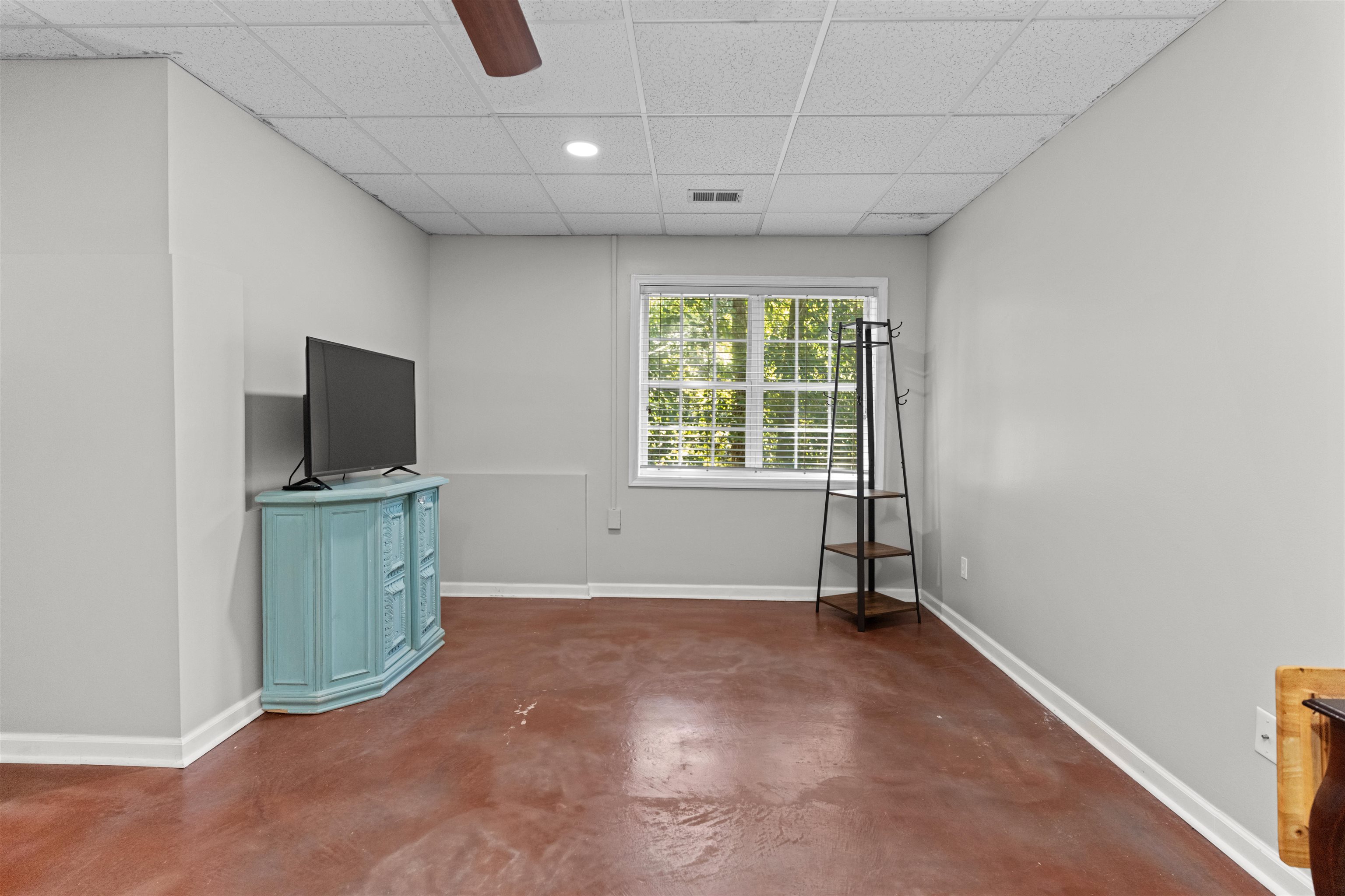 1081 KATHERINE LANE