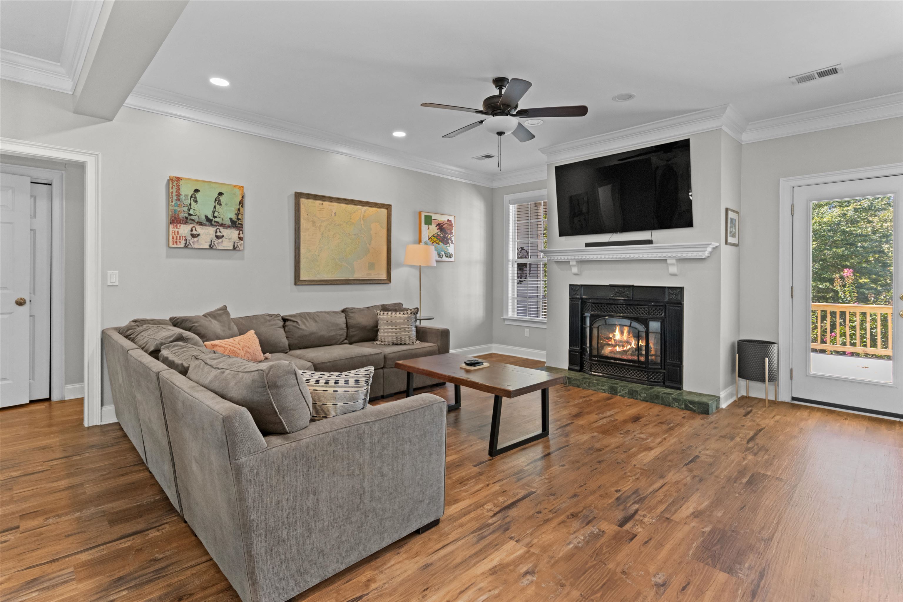 1081 KATHERINE LANE