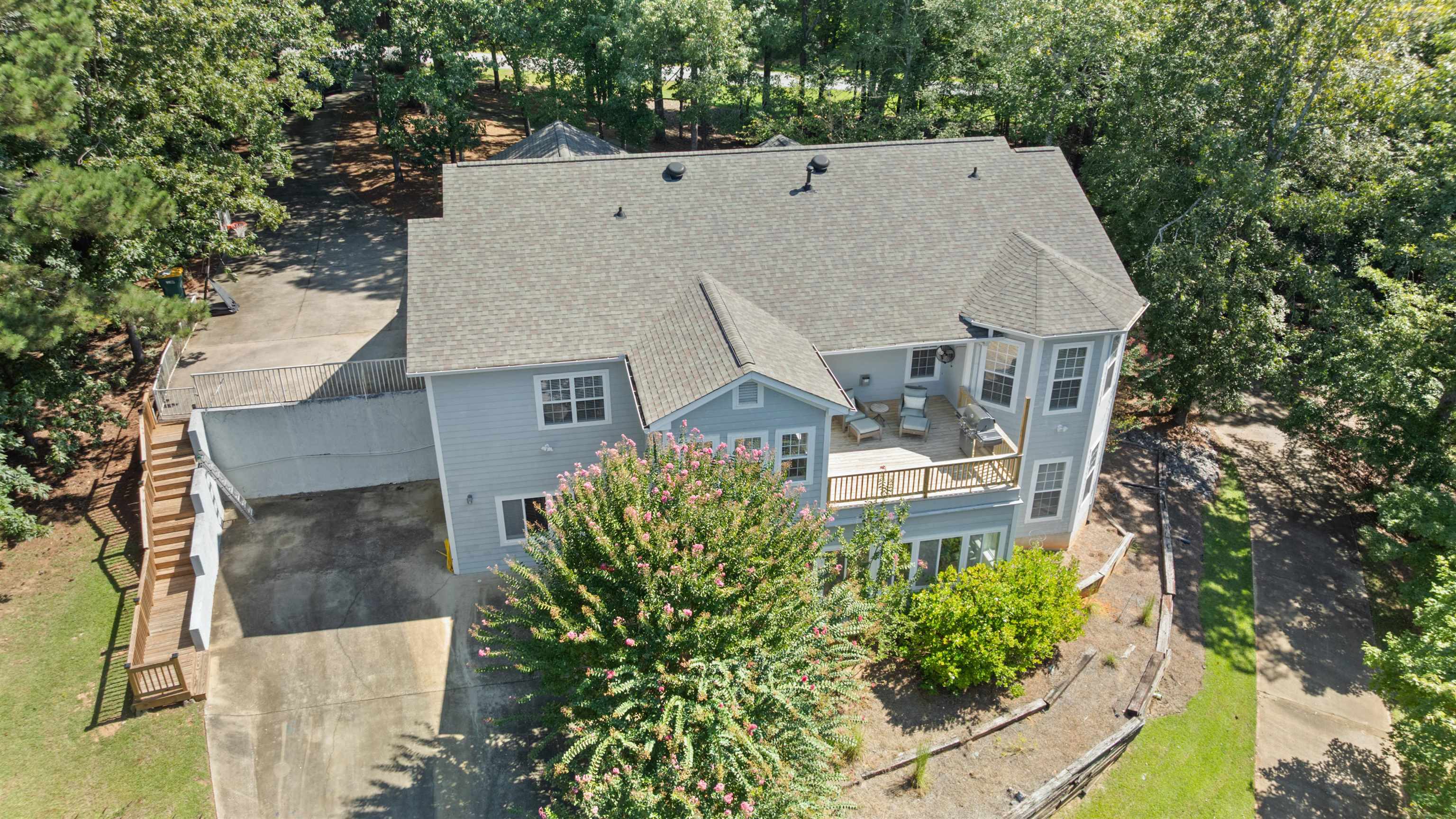 1081 KATHERINE LANE