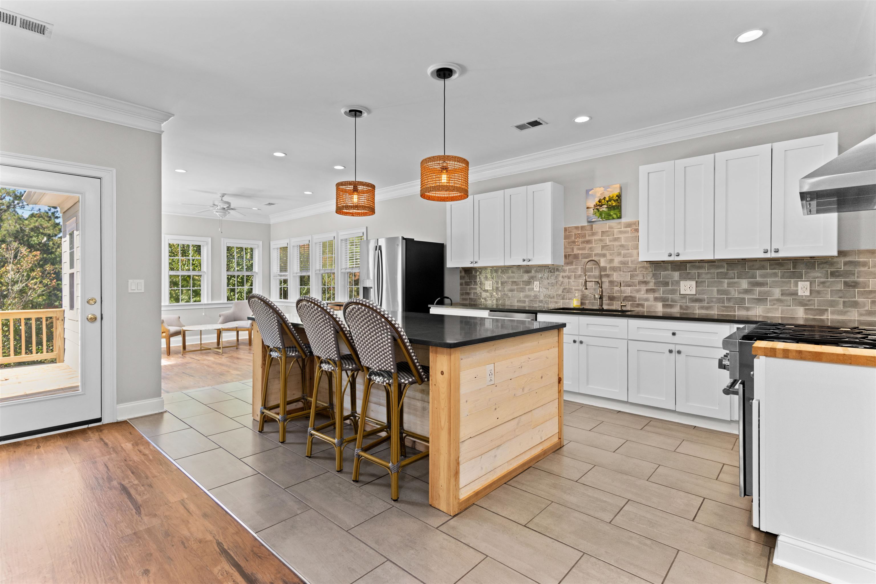 1081 KATHERINE LANE