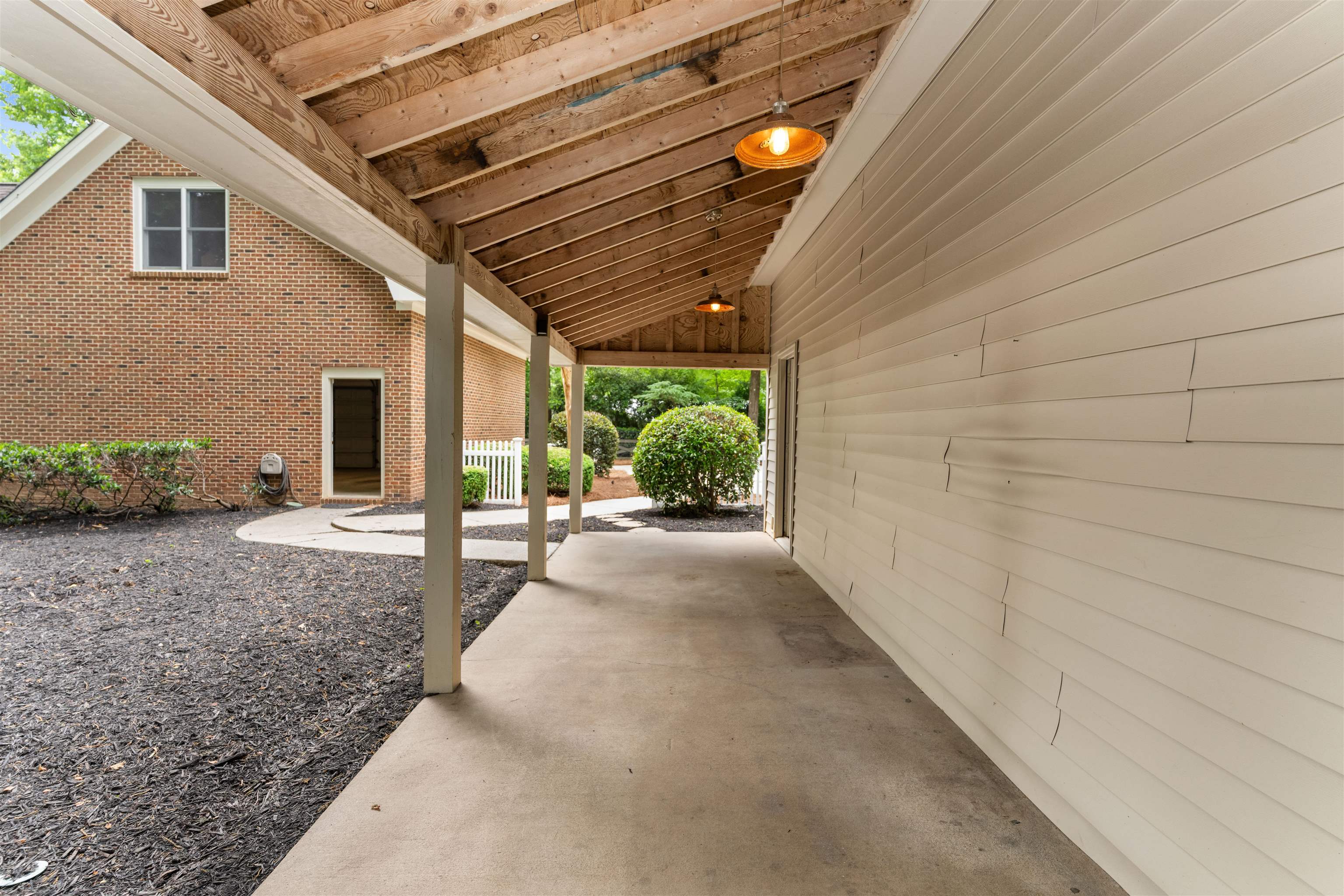 1020 APALACHEE WOODS TRAIL