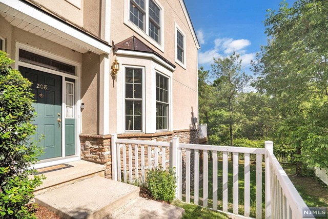 208 Levinberg Lane