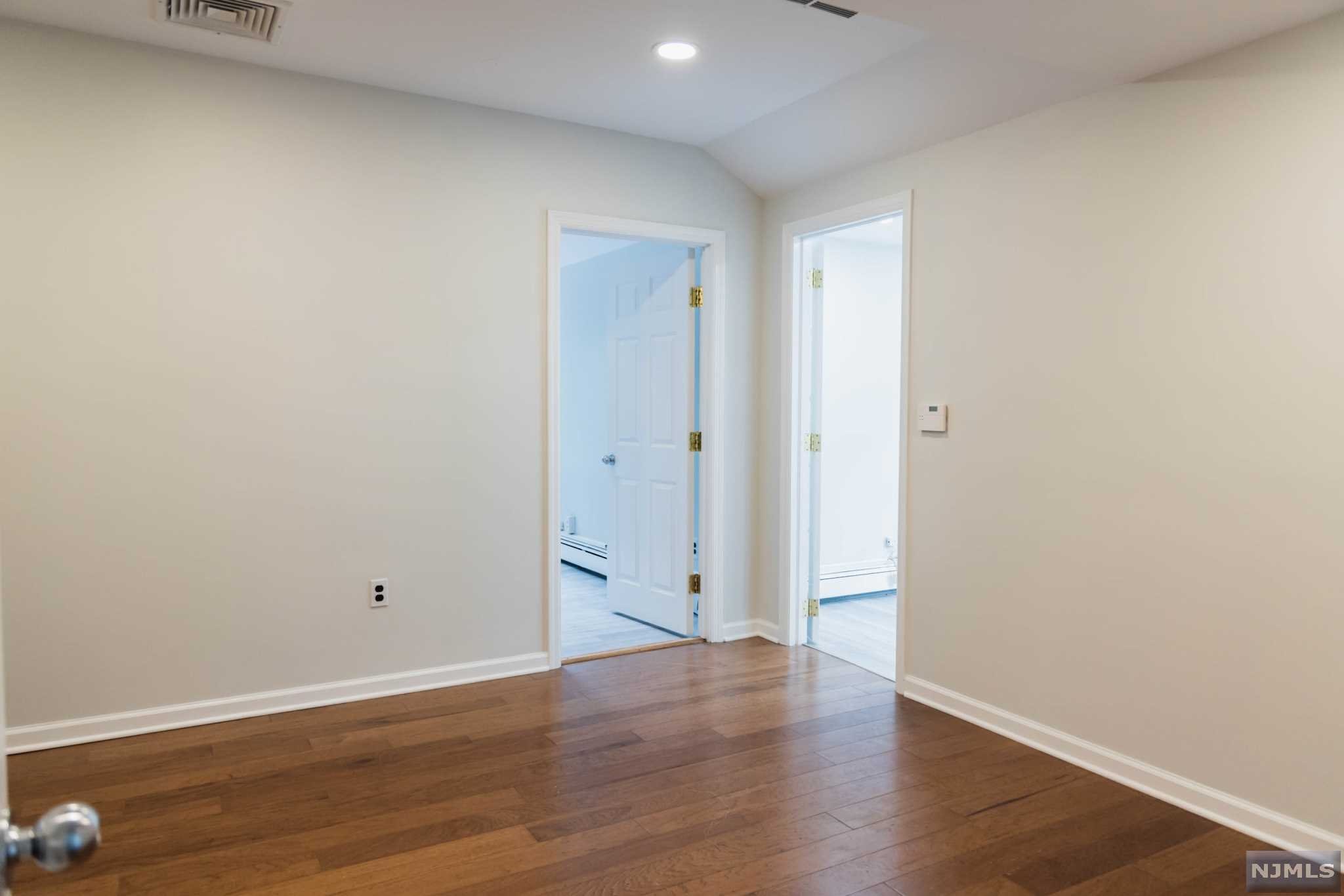 31 S Fullerton Avenue 1