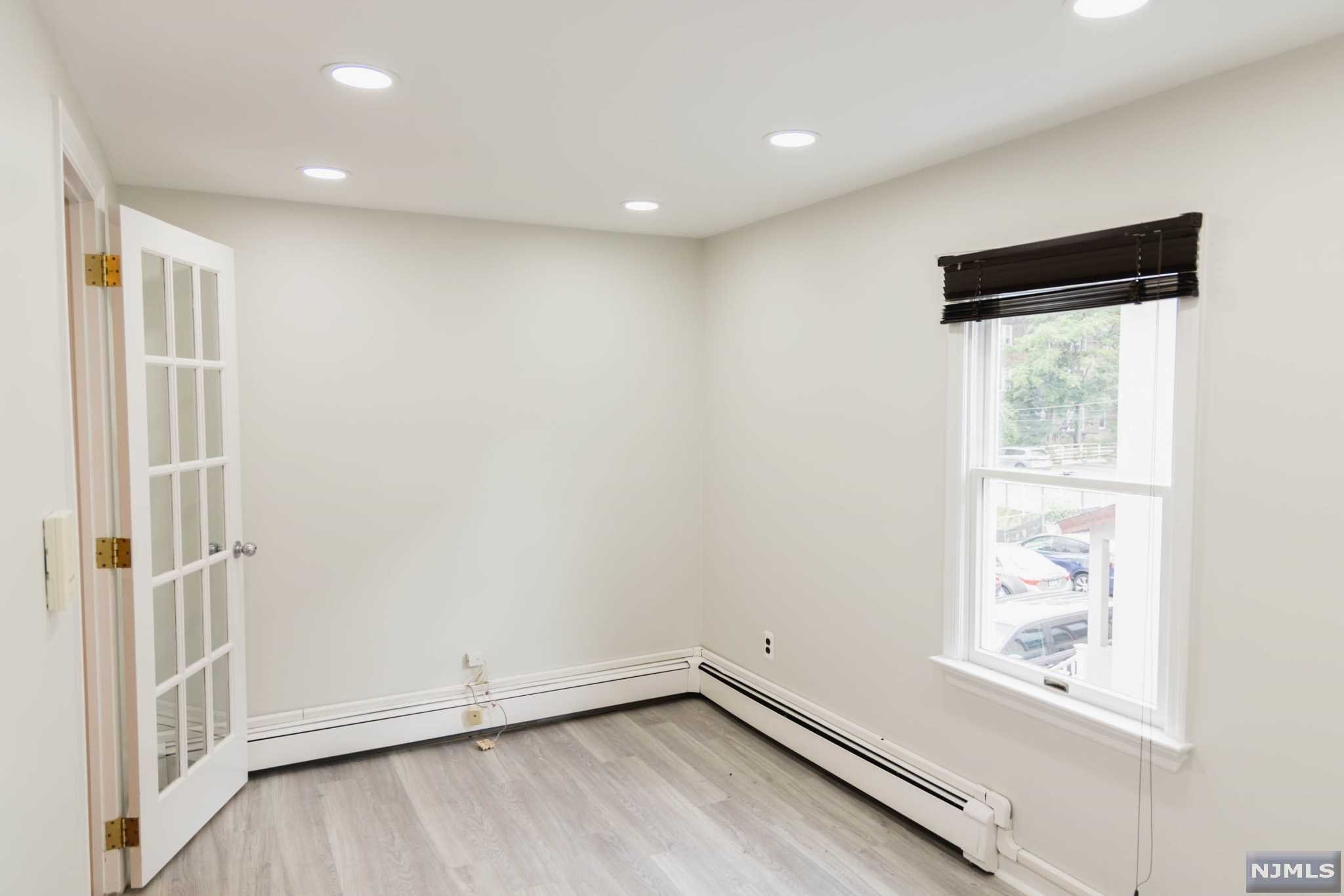31 S Fullerton Avenue 1