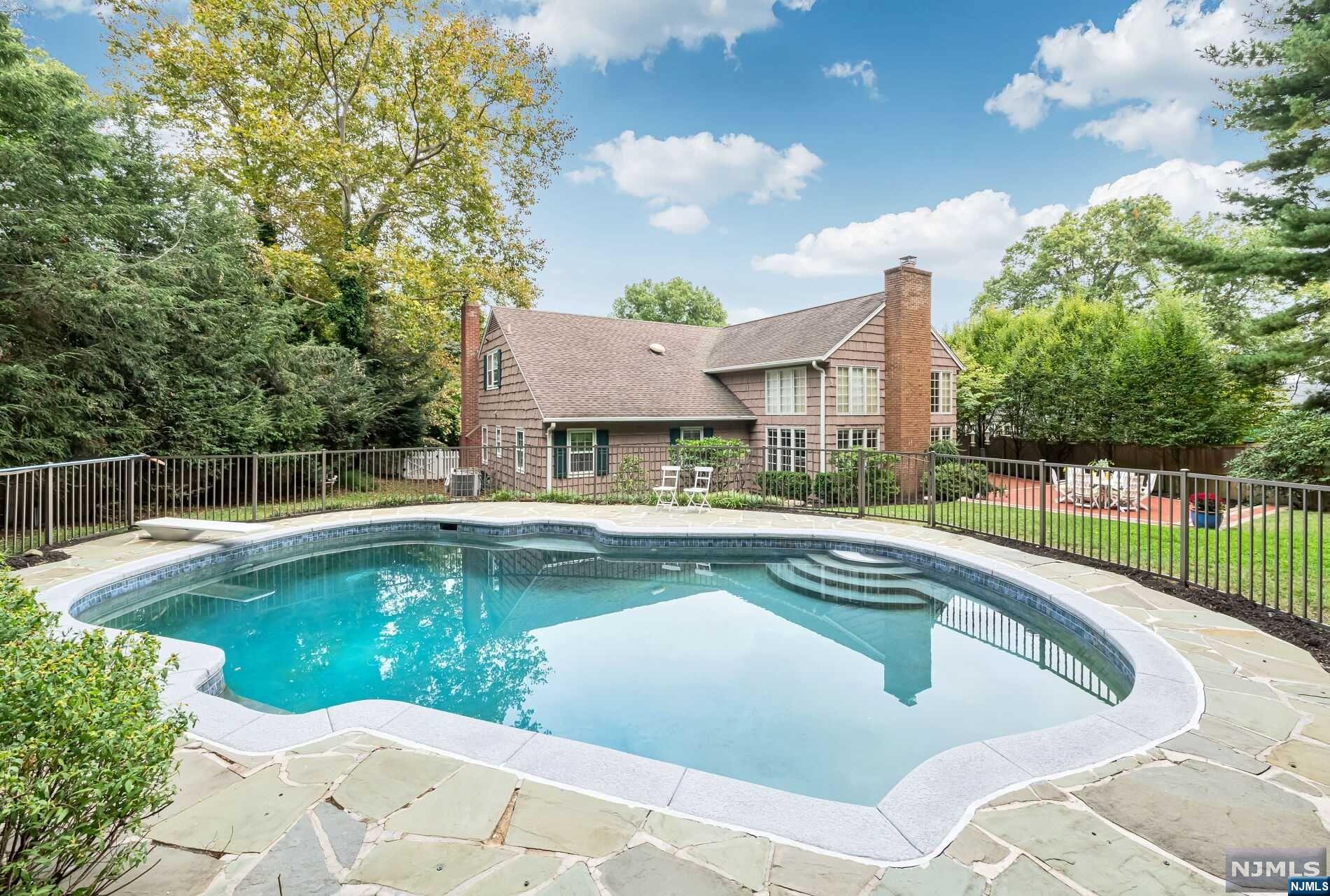 396 Beechwood Road