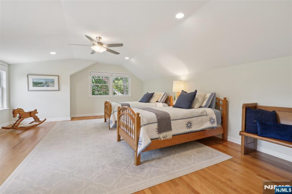 133 Foster Terrace