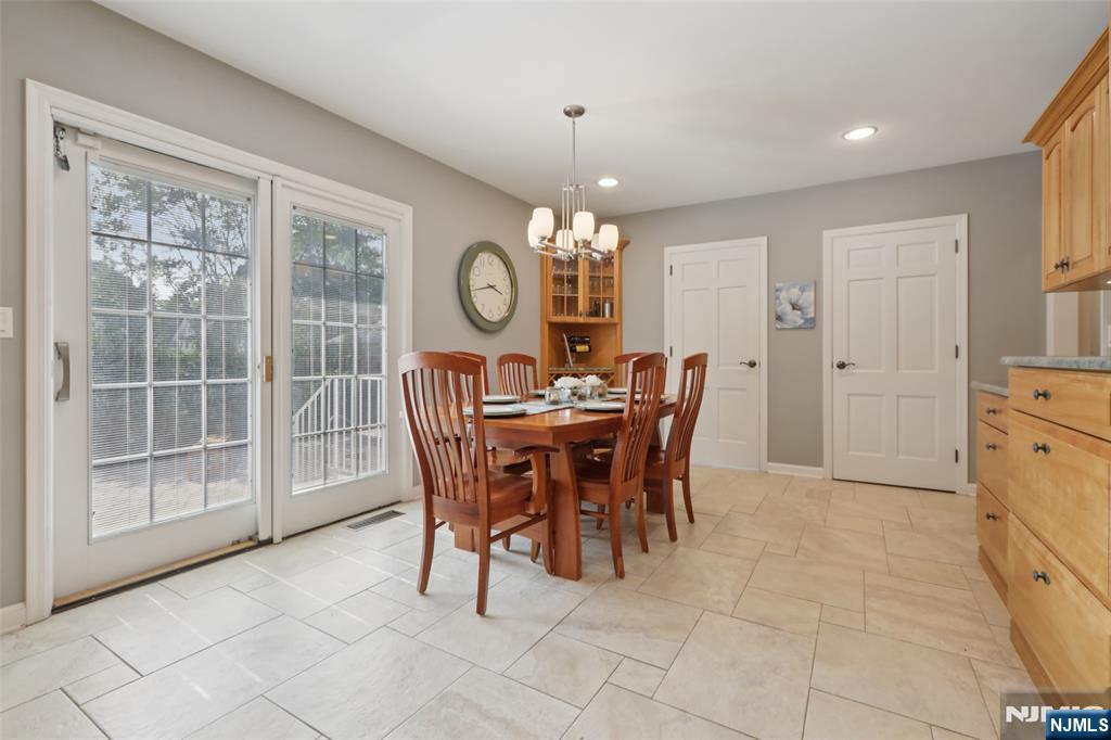 133 Foster Terrace