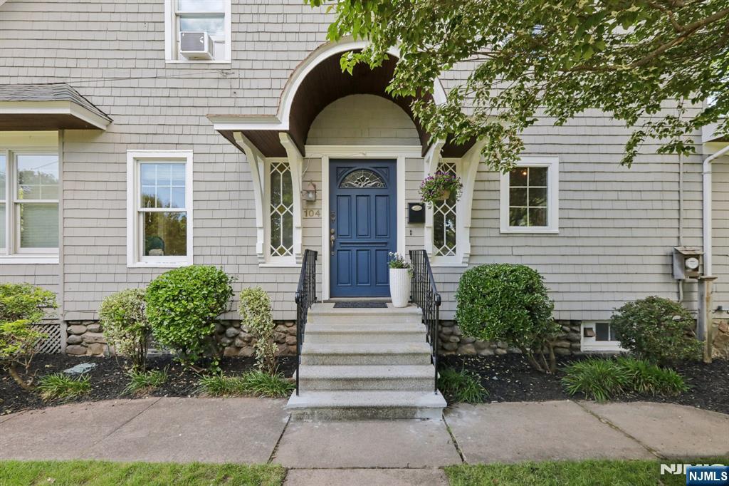 104 Hampton Place