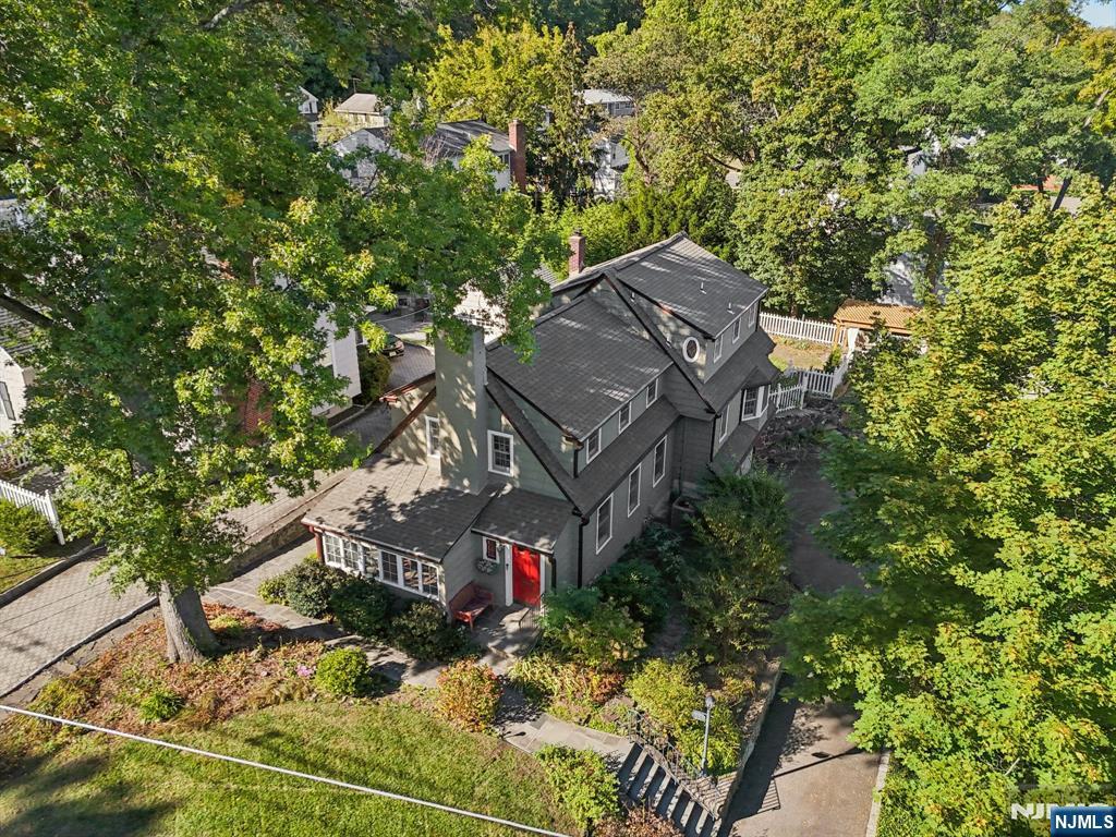 33 E Glen Avenue