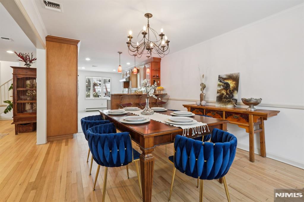 355 Kensington Drive