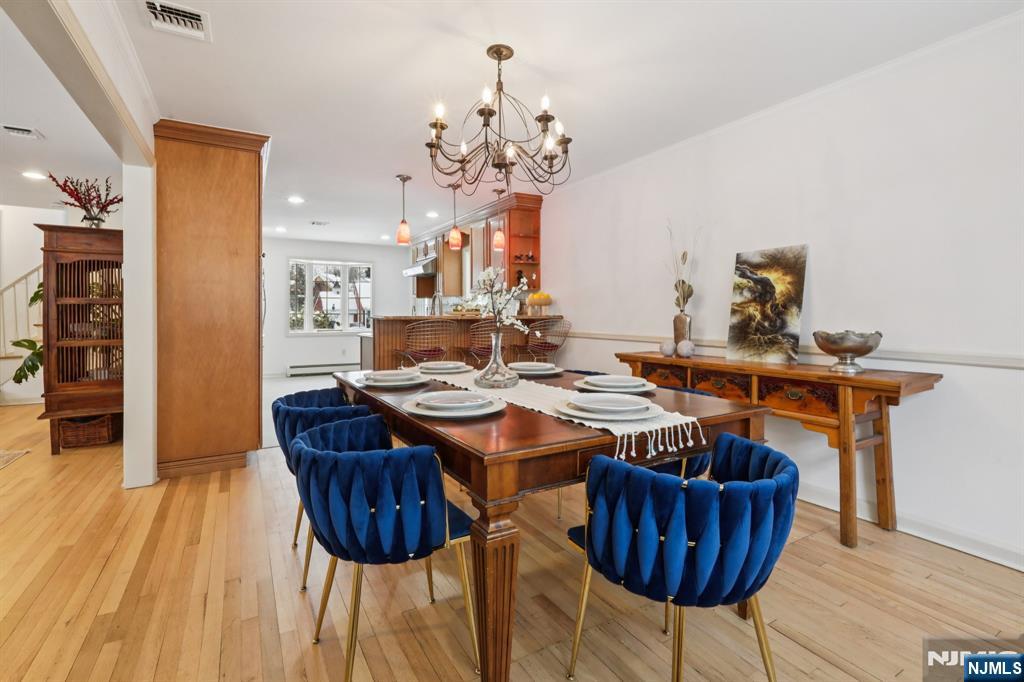 355 Kensington Drive