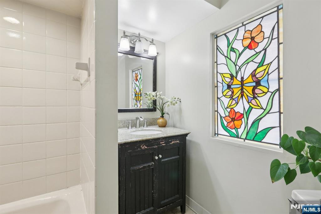 355 Kensington Drive