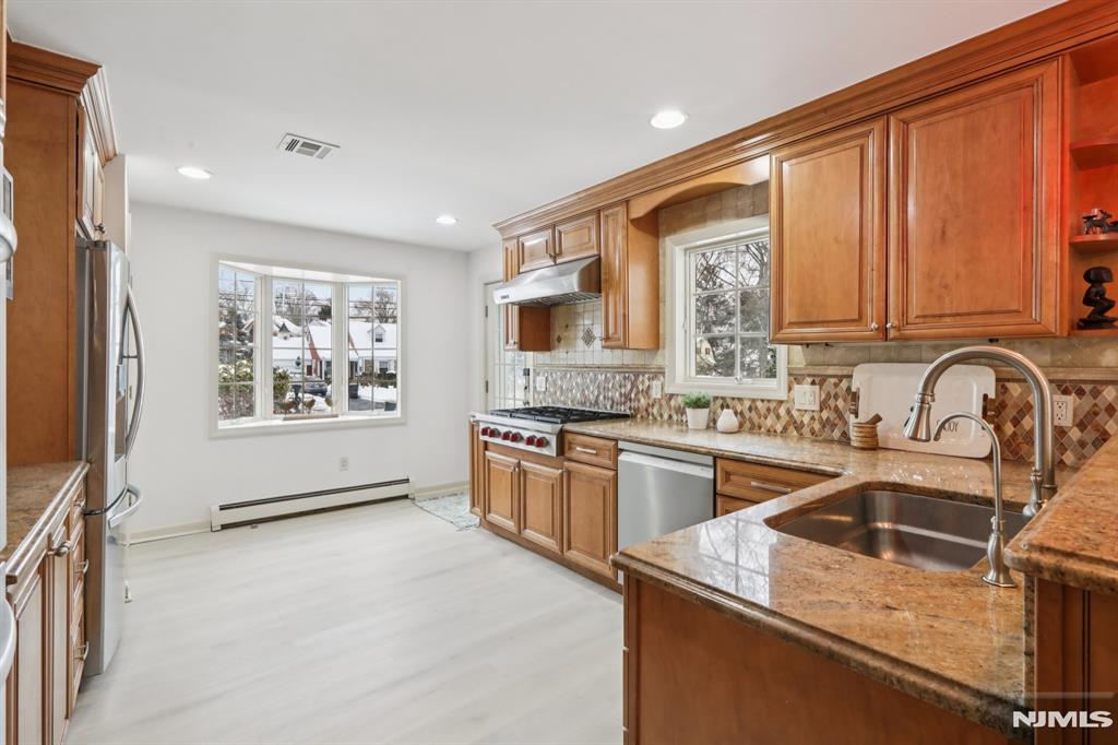 355 Kensington Drive