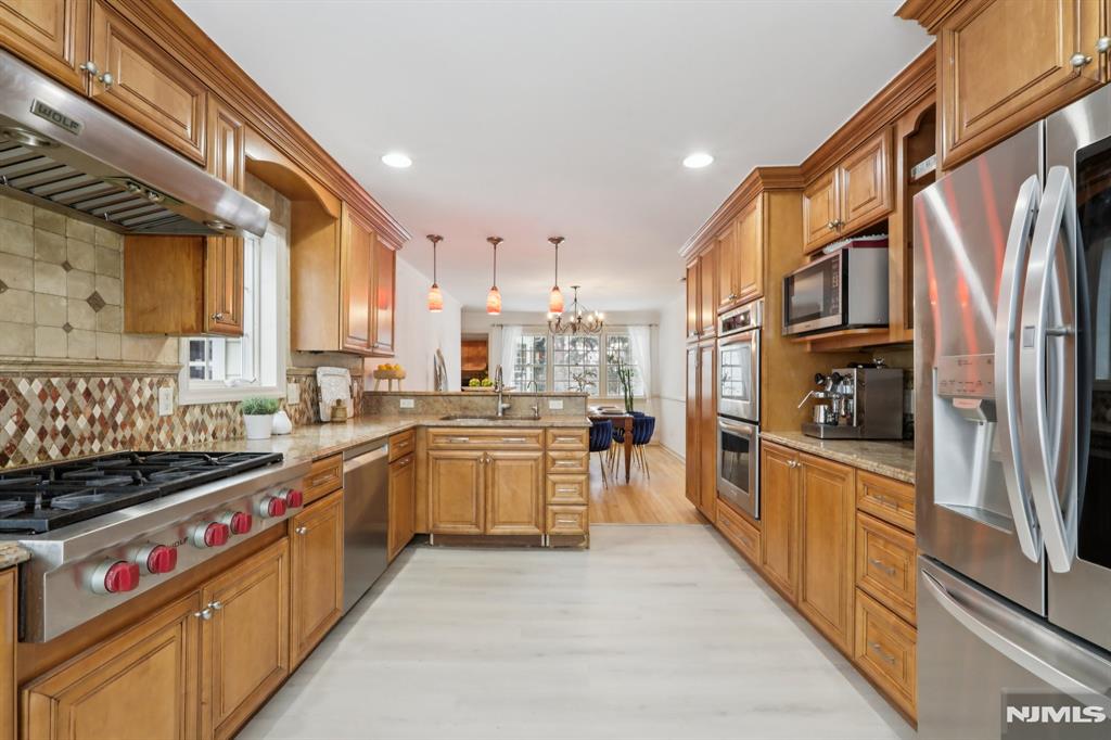 355 Kensington Drive