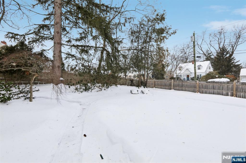 355 Kensington Drive