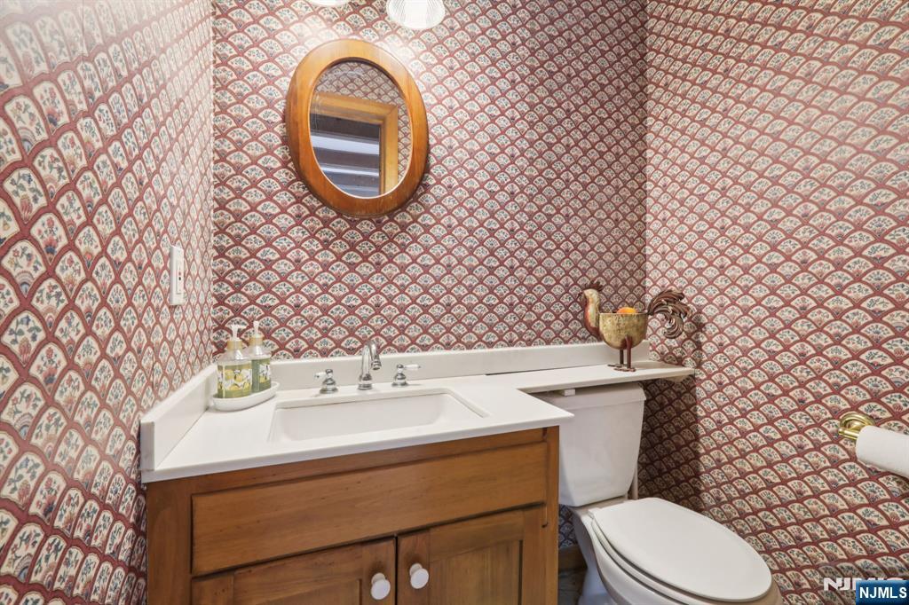 355 Kensington Drive